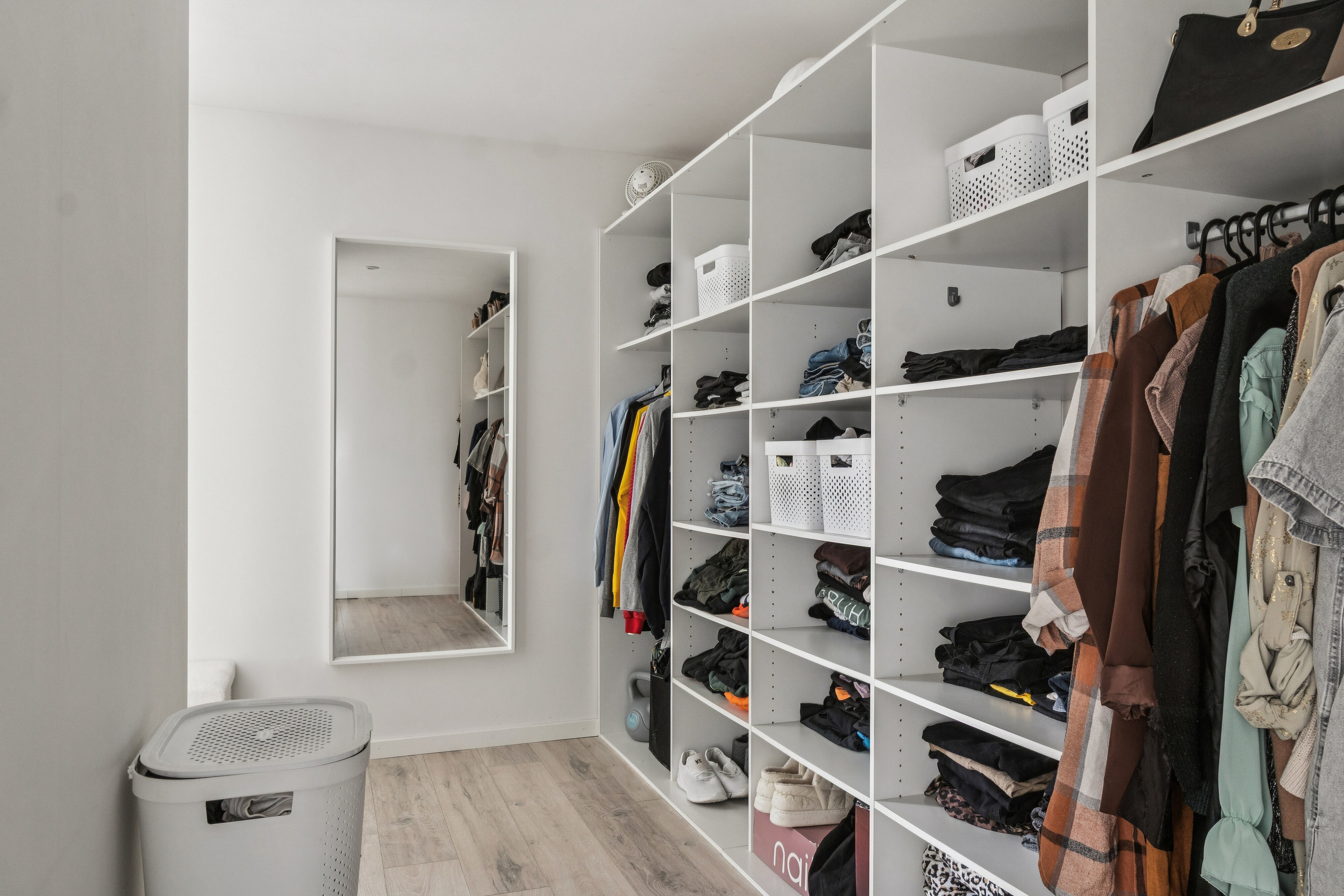 Fremhævet indendørs billede i fuldskærmstilstand. Billede af Vibevej 15, 4261 Dalmose