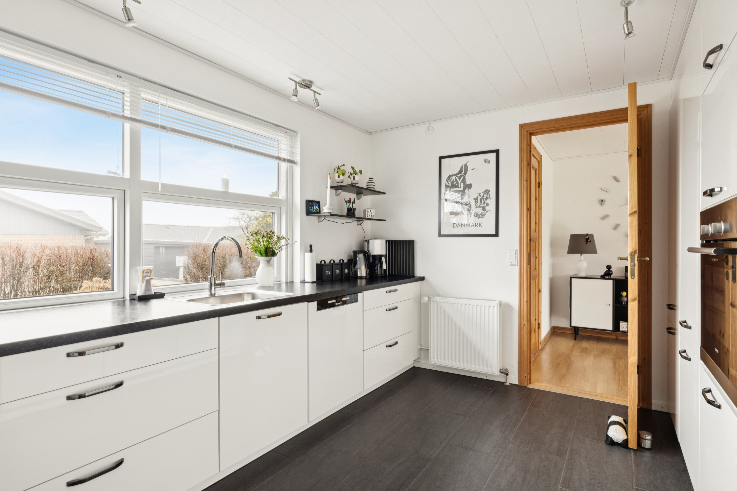 Fremhævet køkken billede i fuldskærmstilstand. Billede af Granvænget 13, 7850 Stoholm Jyll