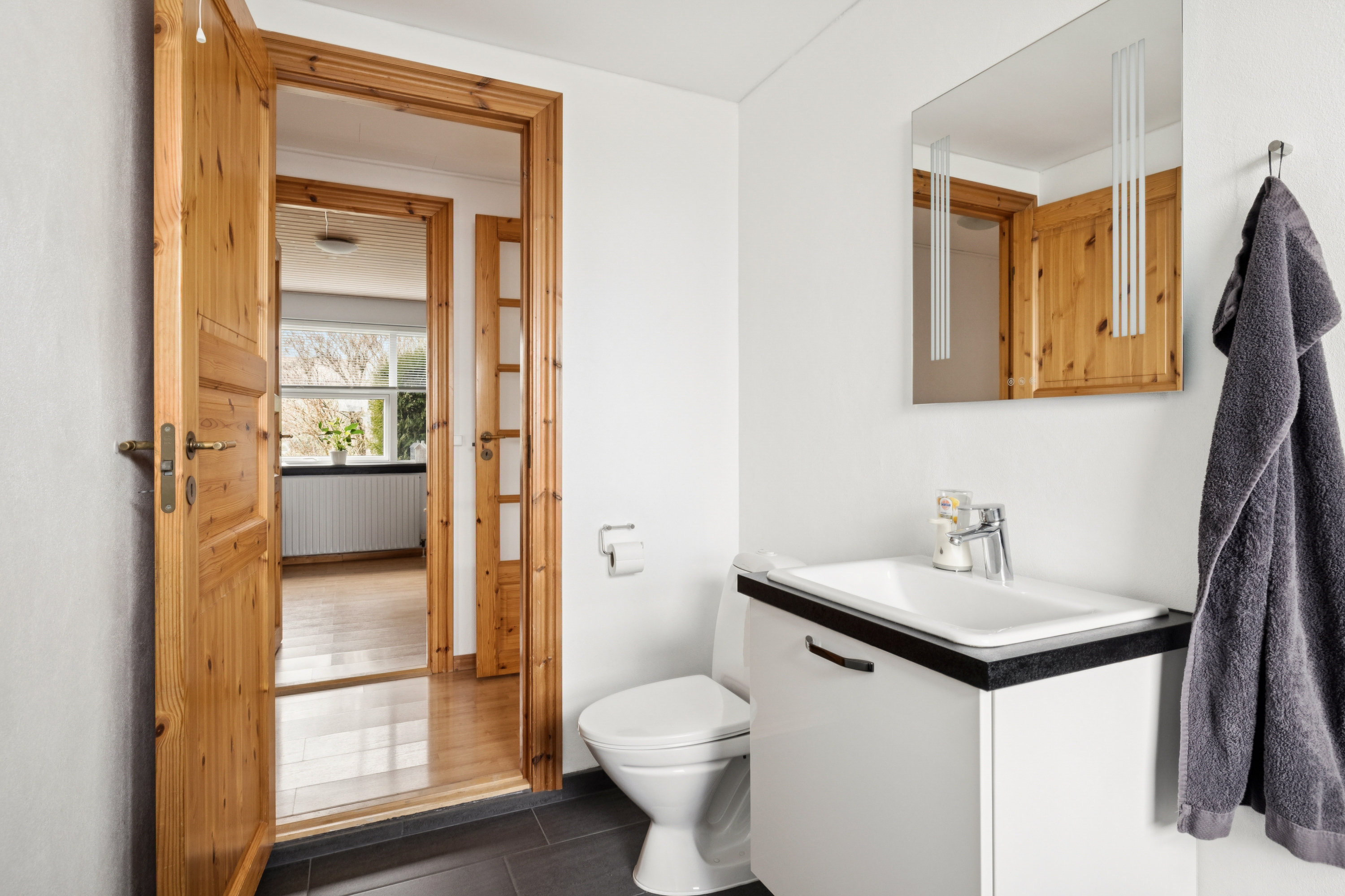 Fremhævet badeværelse billede i fuldskærmstilstand. Billede af Granvænget 13, 7850 Stoholm Jyll