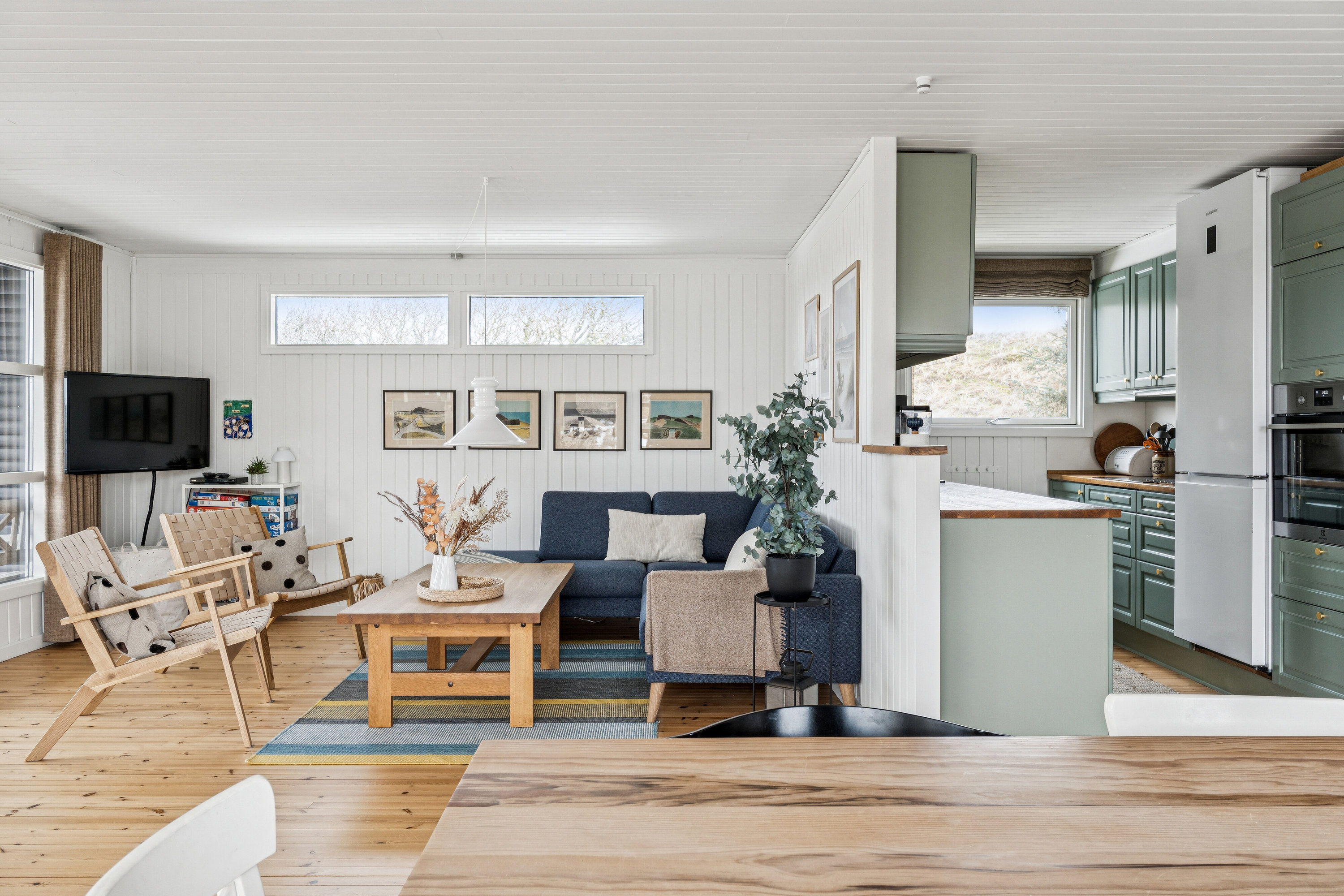 Fremhævet stue billede i fuldskærmstilstand. Billede af Søndre Fyrreklit 9, Tornby, 9850 Hirtshals