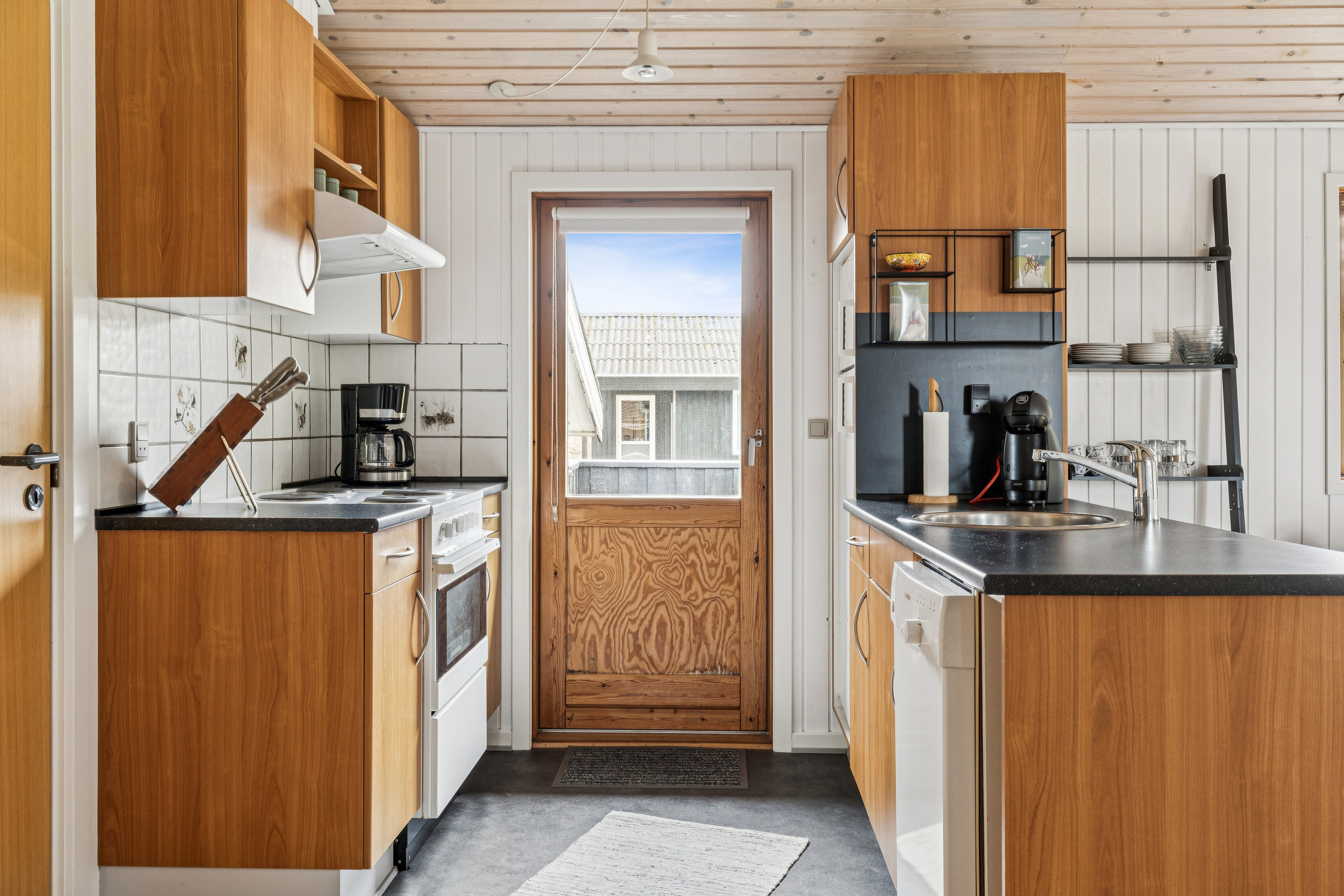 Fremhævet køkken billede i fuldskærmstilstand. Billede af Fjorden 18, Lønstrup, 9800 Hjørring