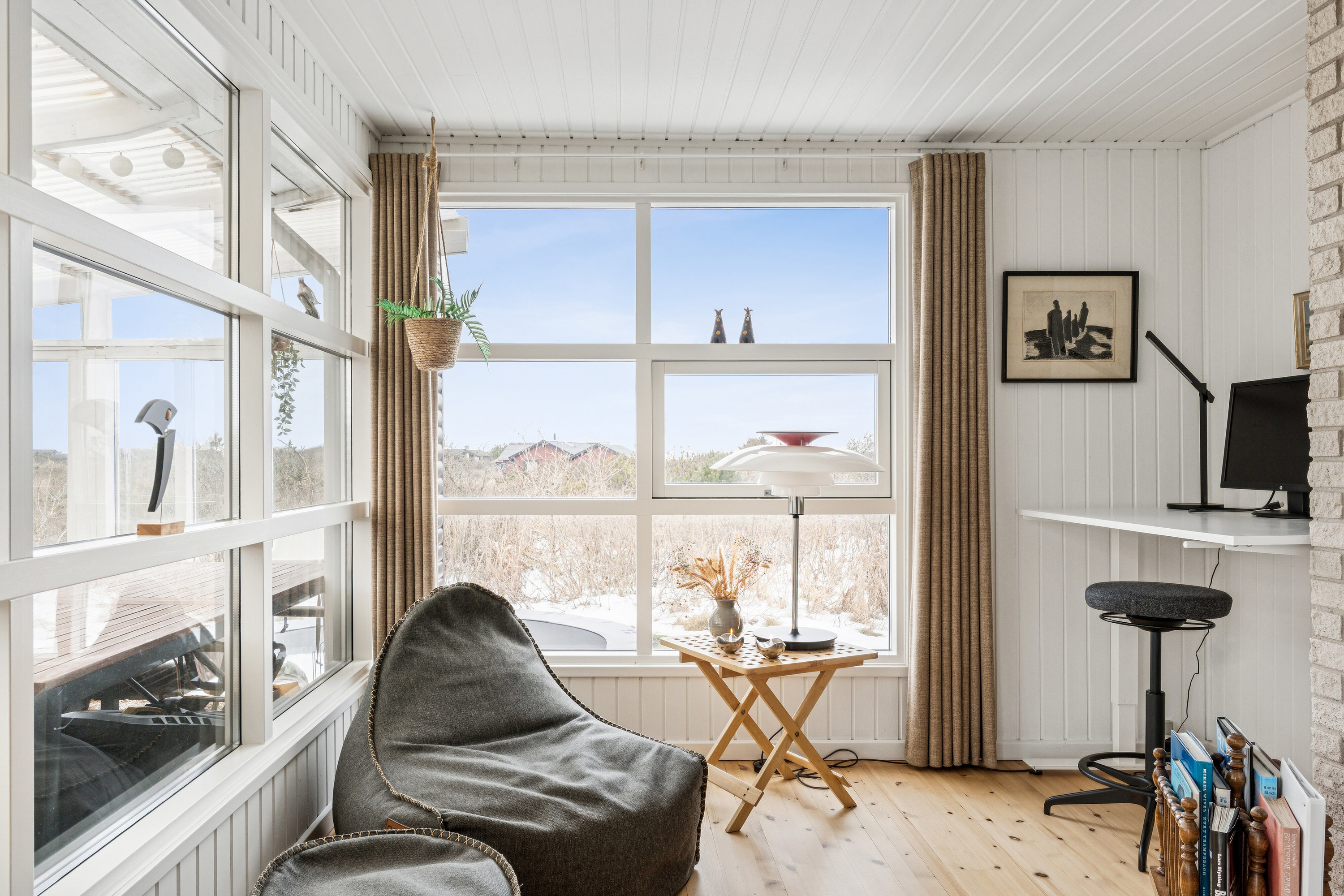 Fremhævet arbejdsværelse billede i fuldskærmstilstand. Billede af Søndre Fyrreklit 9, Tornby, 9850 Hirtshals