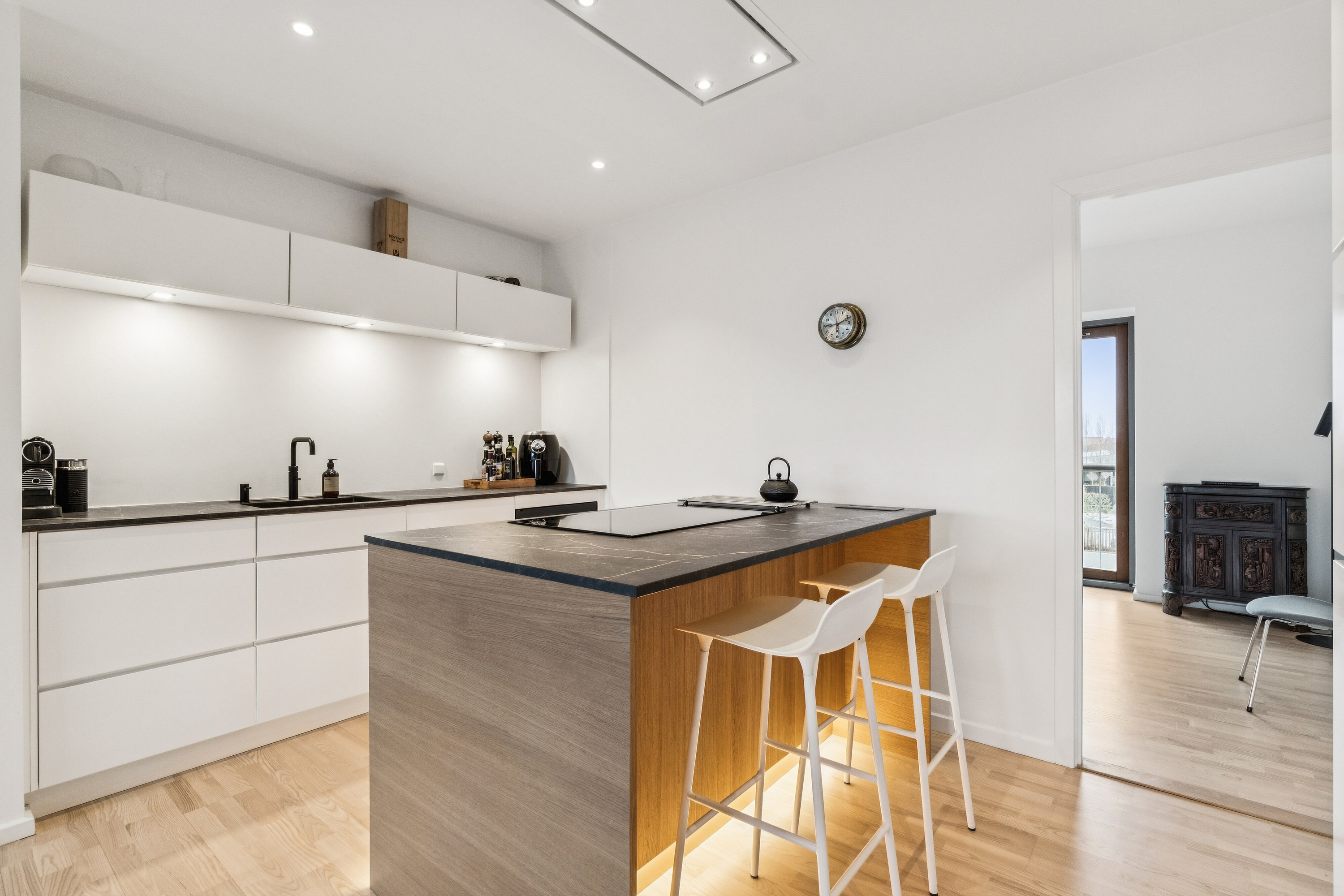 Fremhævet køkken billede i fuldskærmstilstand. Billede af Carl Th. Zahles Gade 6, 5. th., 2300 København S