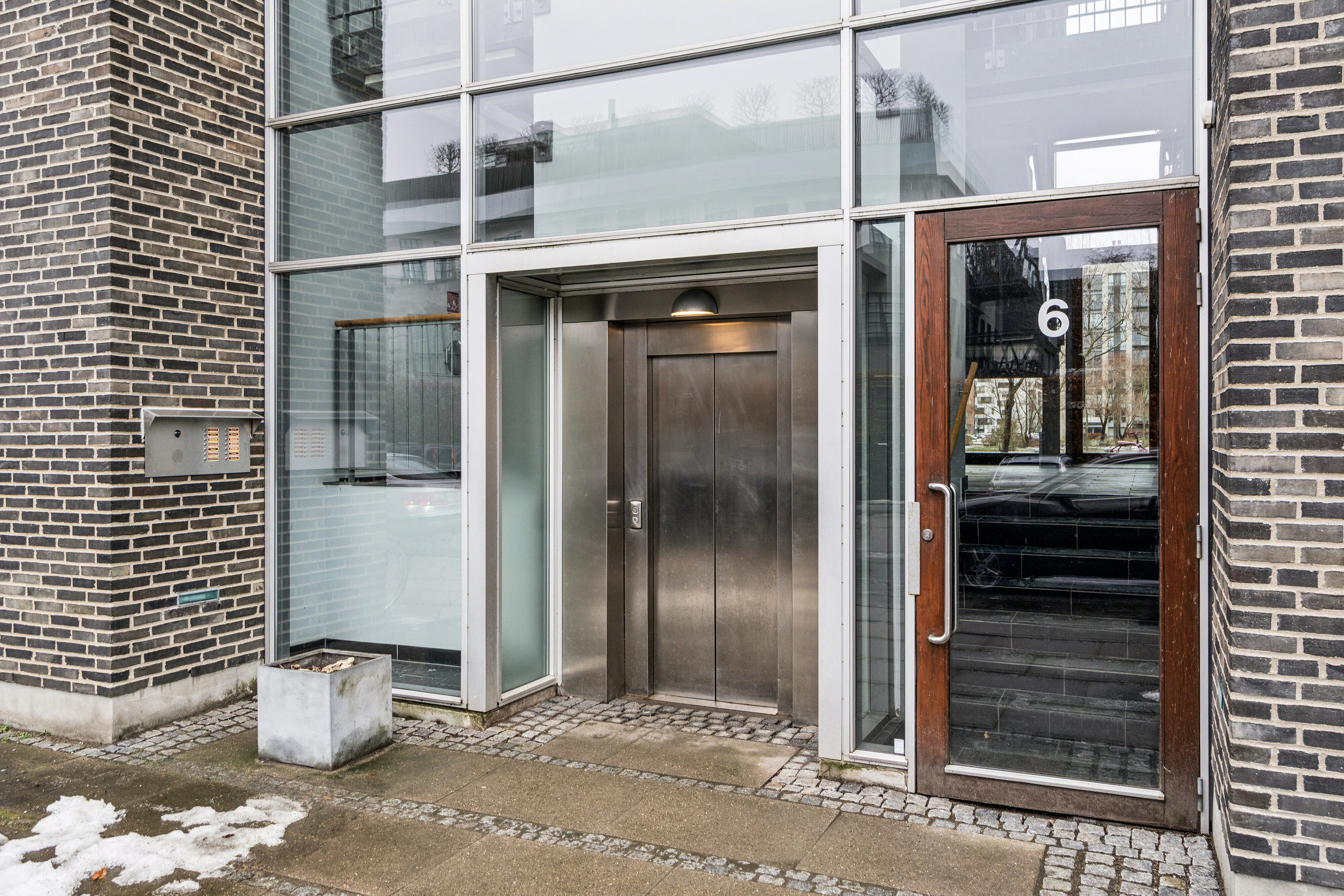 Fremhævet facade billede i fuldskærmstilstand. Billede af Carl Th. Zahles Gade 6, 5. th., 2300 København S