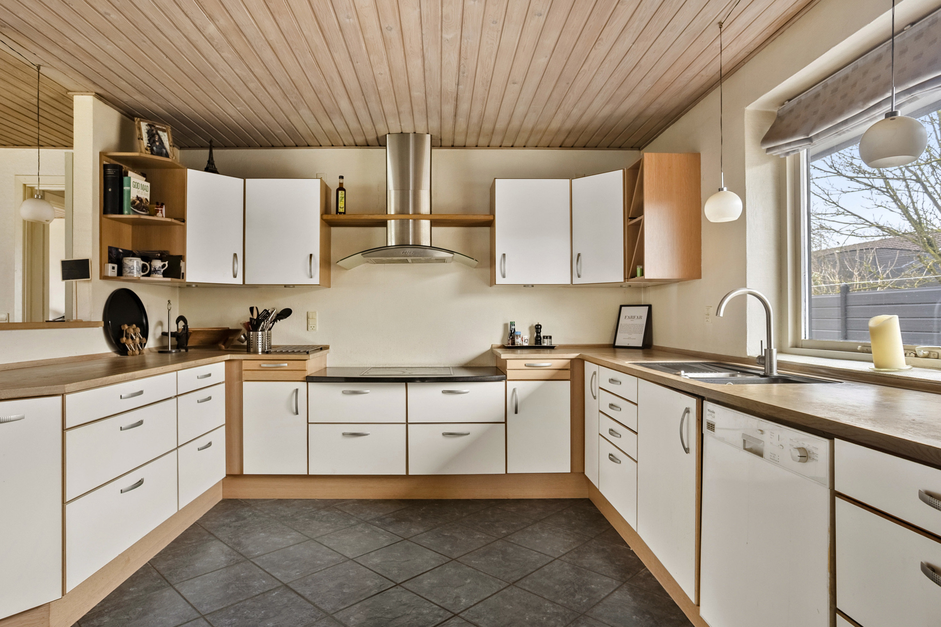 Fremhævet køkken billede i fuldskærmstilstand. Billede af Hvide Hus 27, 6580 Vamdrup