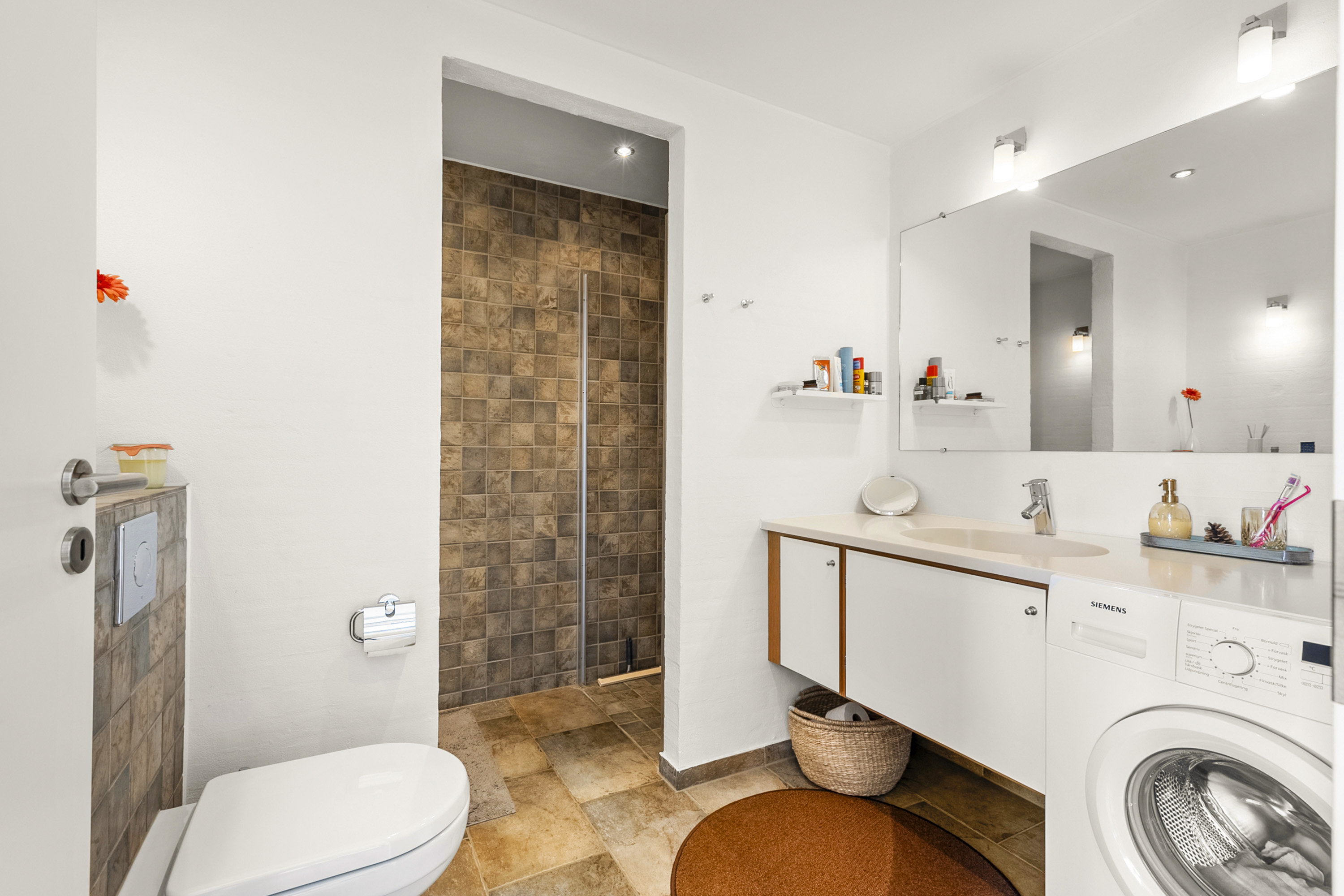 Fremhævet badeværelse billede i fuldskærmstilstand. Billede af Blåklokkevej 66, Havneby, 6792 Rømø