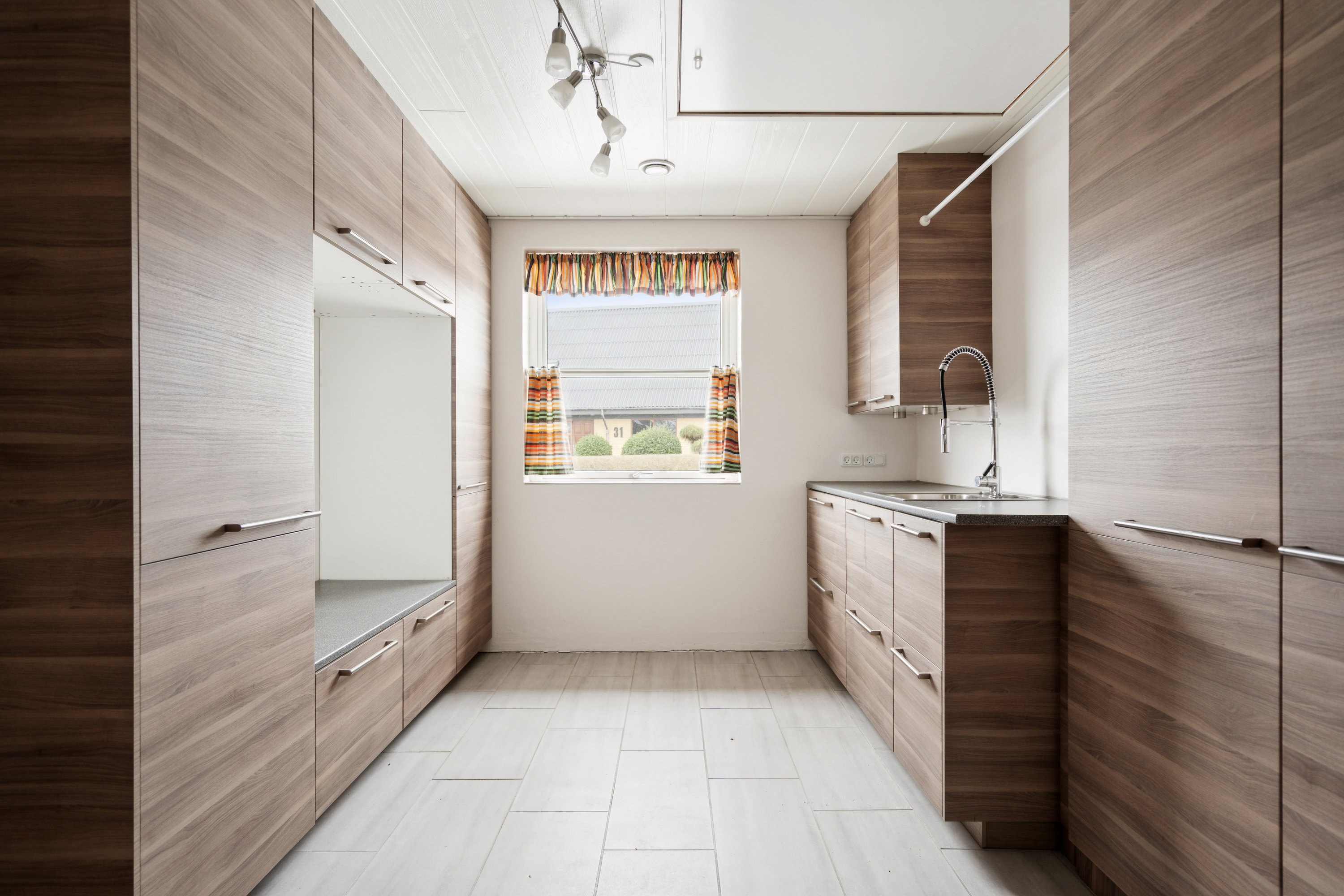 Fremhævet køkken billede i fuldskærmstilstand. Billede af Agerledet 36, 9850 Hirtshals