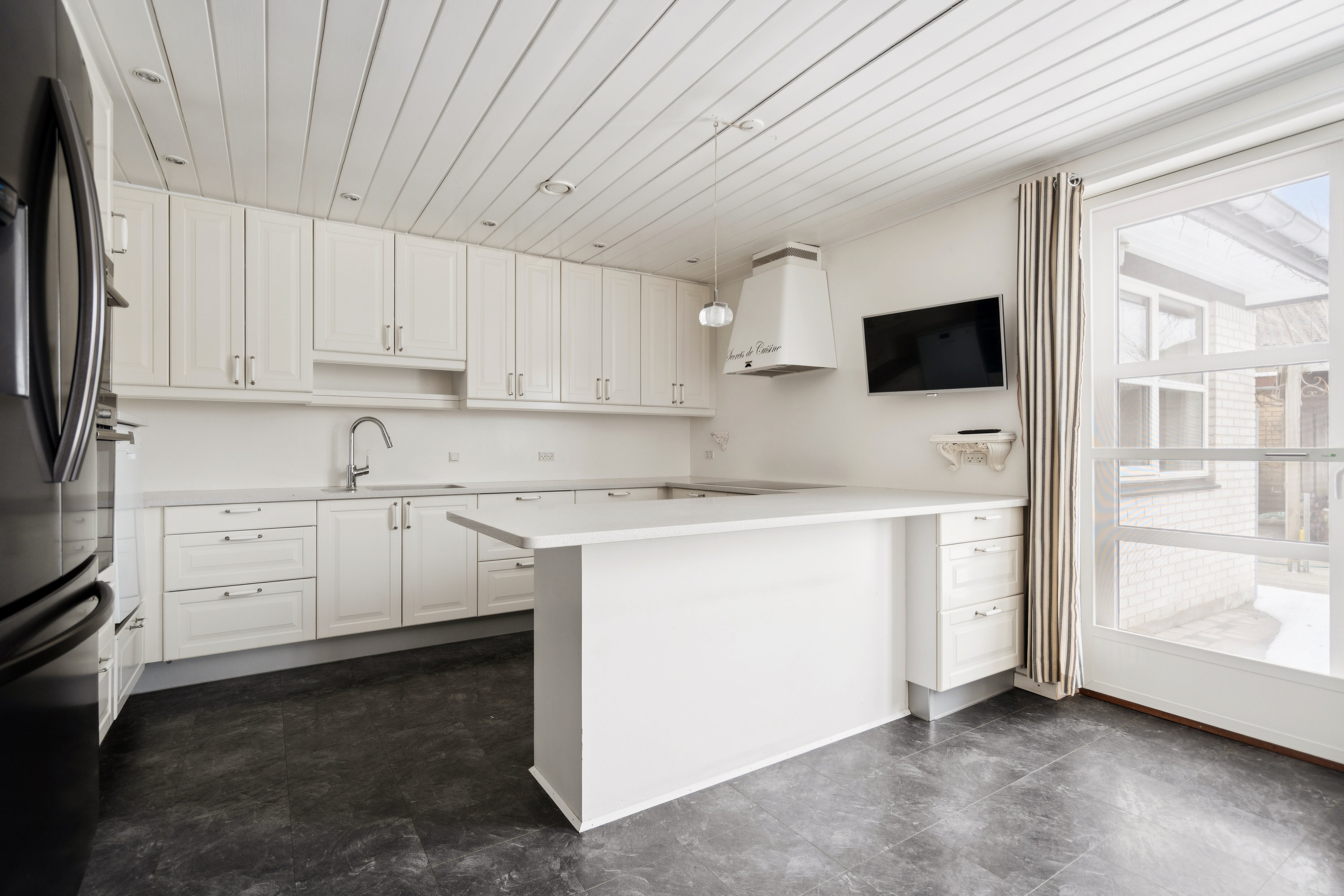 Fremhævet køkken billede i fuldskærmstilstand. Billede af Agerledet 36, 9850 Hirtshals