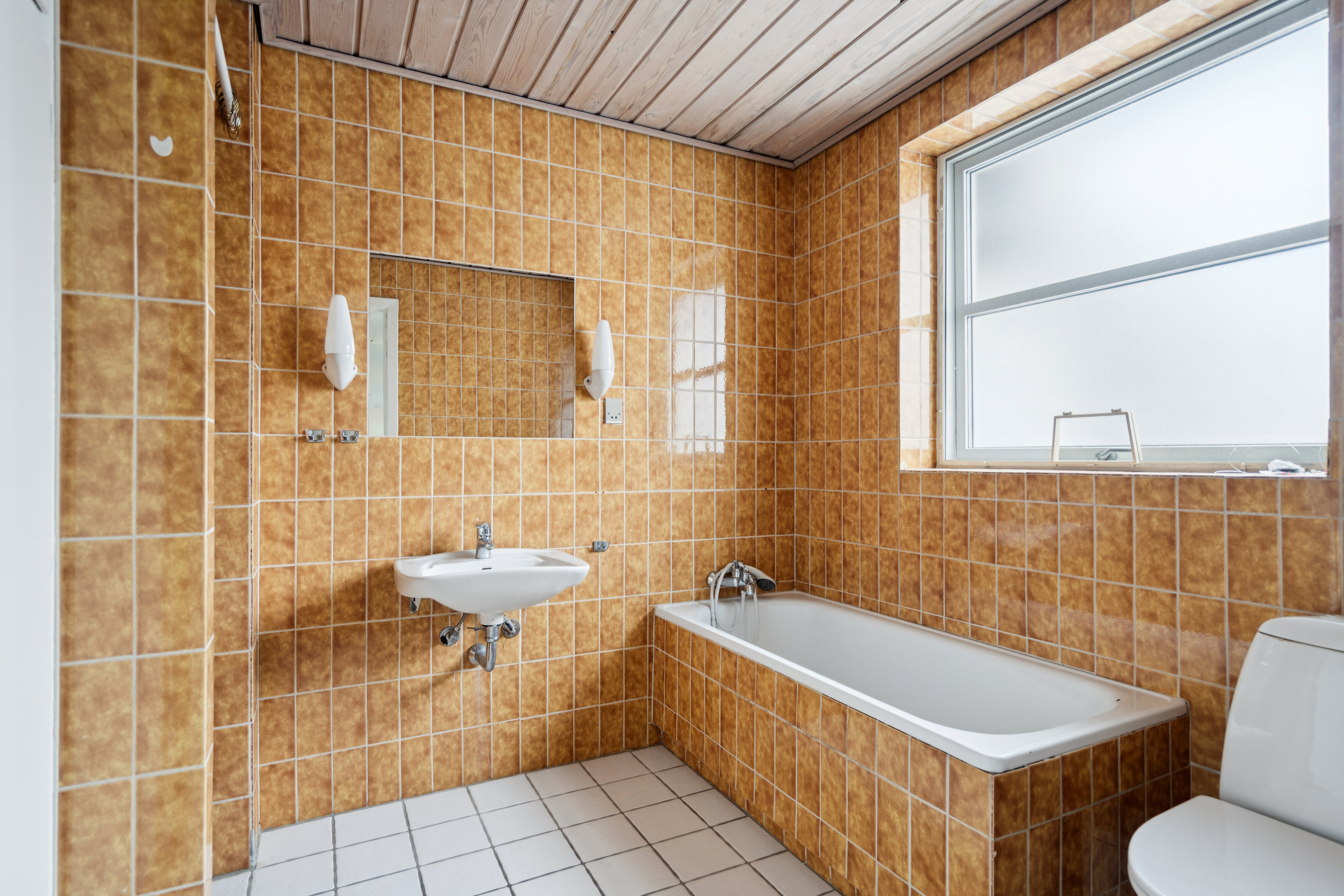 Fremhævet badeværelse billede i fuldskærmstilstand. Billede af Agerledet 36, 9850 Hirtshals