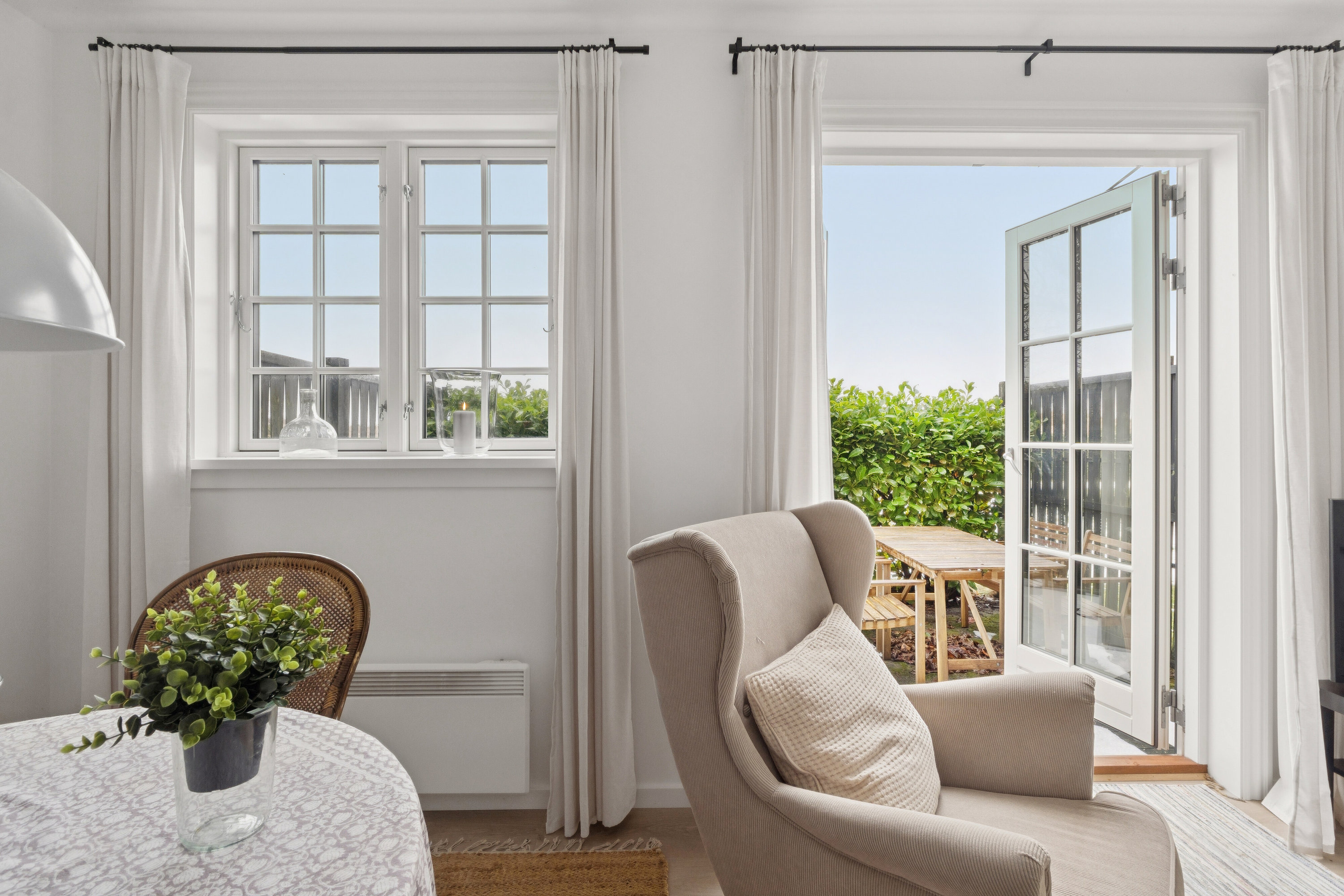 Fremhævet stue billede i fuldskærmstilstand. Billede af Kystvej 34, st.. 8., 3100 Hornbæk