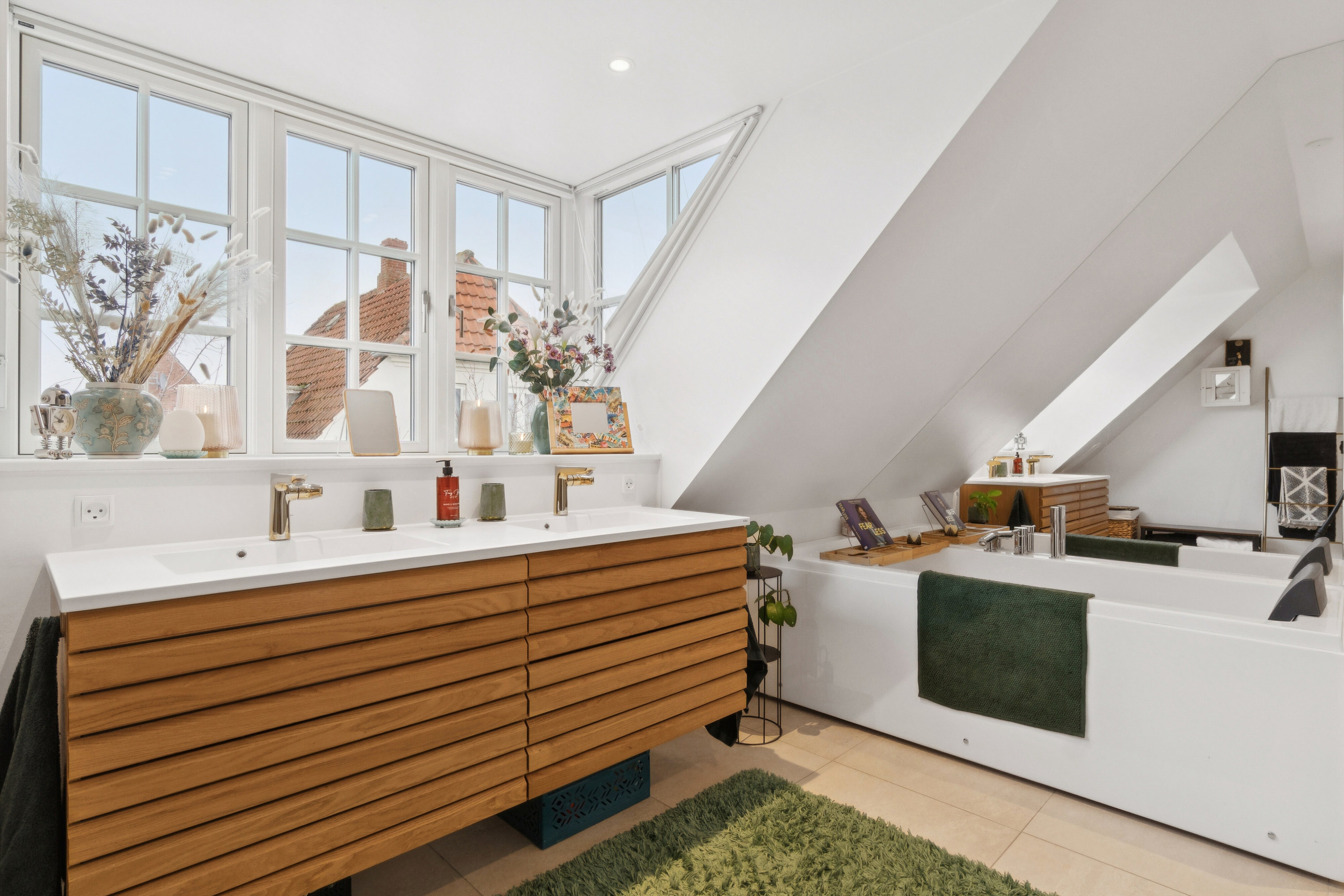 Fremhævet badeværelse billede i fuldskærmstilstand. Billede af Strøbyvej 28, 2650 Hvidovre