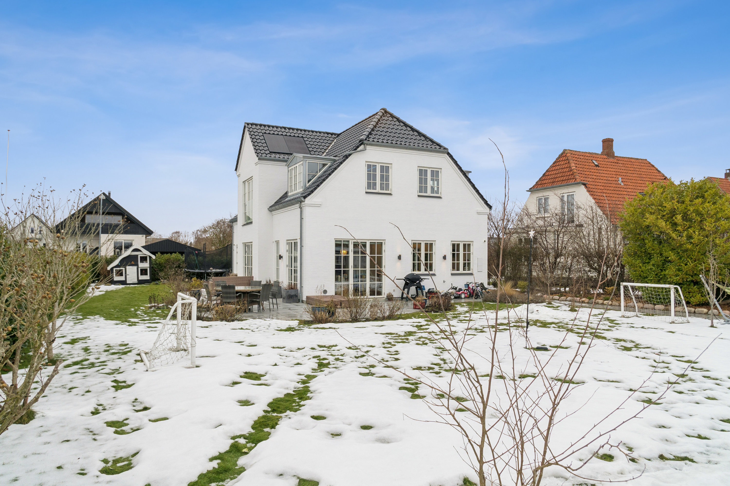 Fremhævet set fra vejen billede i fuldskærmstilstand. Billede af Strøbyvej 28, 2650 Hvidovre