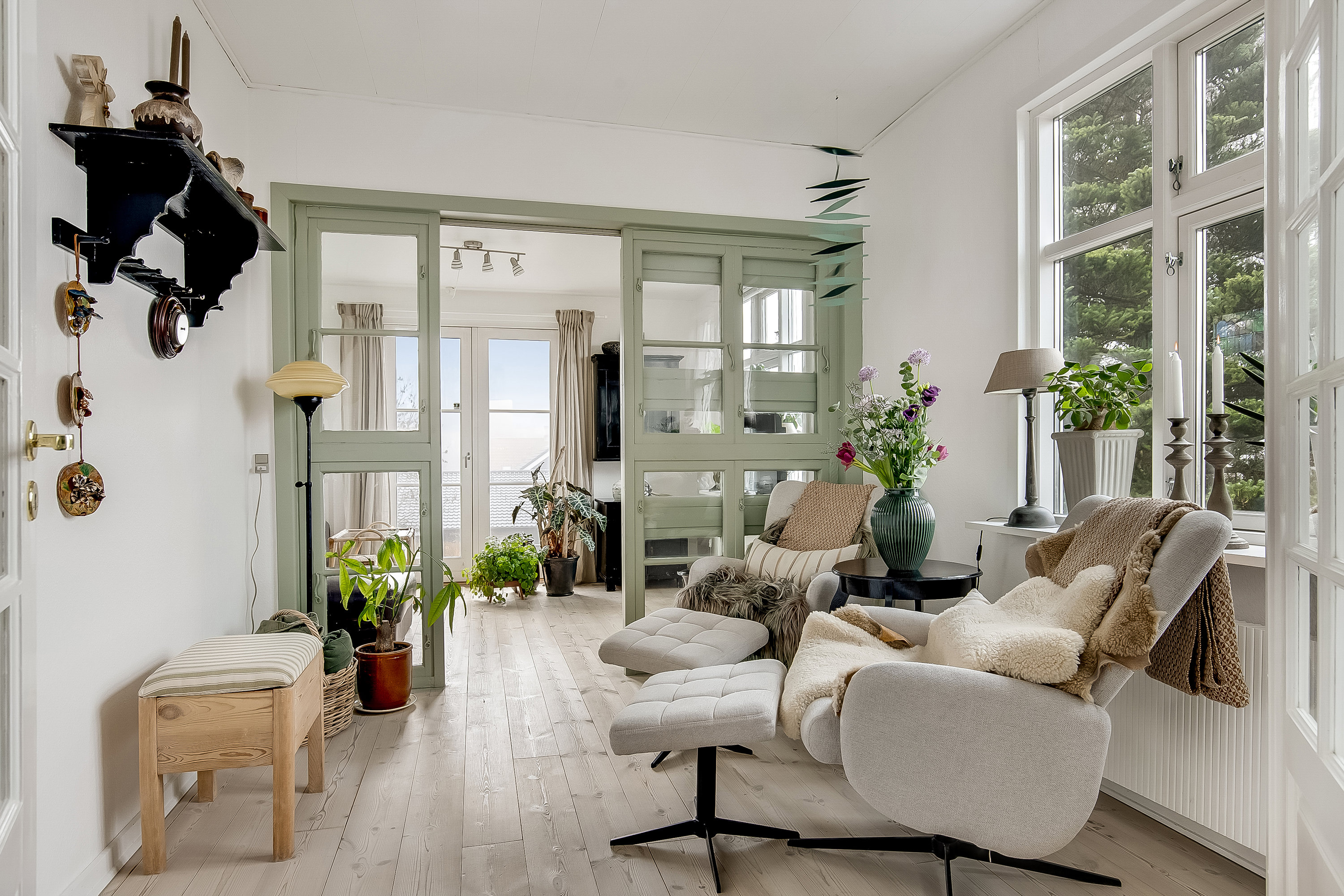 Fremhævet stue billede i fuldskærmstilstand. Billede af Søvej 6, Uhrhøj, 7100 Vejle