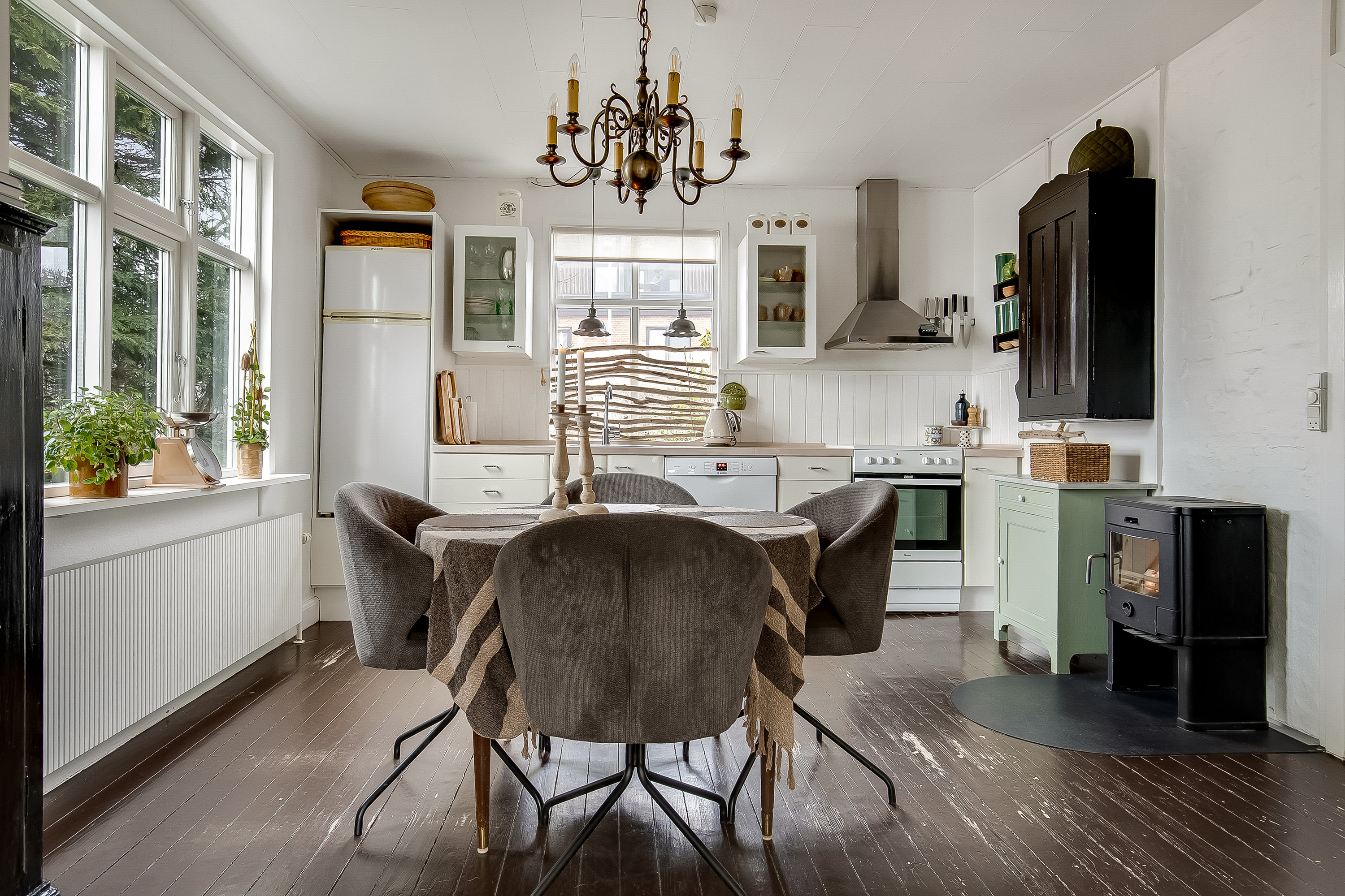 Fremhævet køkken billede i fuldskærmstilstand. Billede af Søvej 6, Uhrhøj, 7100 Vejle