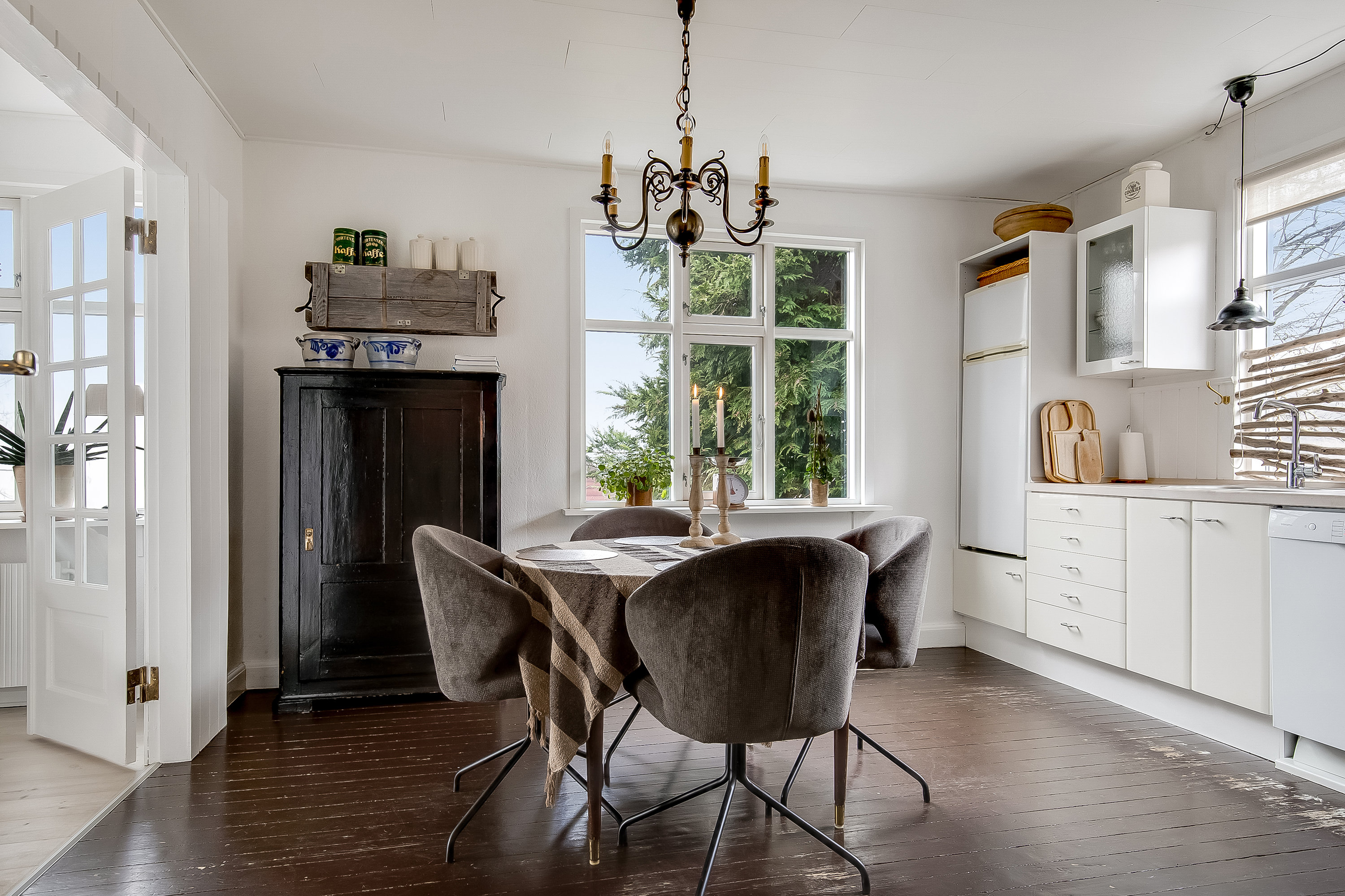 Fremhævet køkken billede i fuldskærmstilstand. Billede af Søvej 6, Uhrhøj, 7100 Vejle