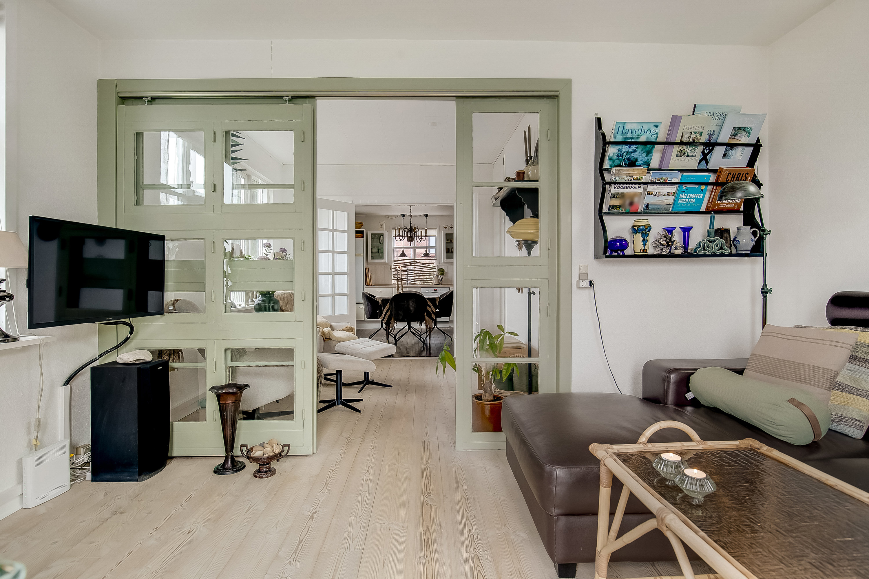 Fremhævet stue billede i fuldskærmstilstand. Billede af Søvej 6, Uhrhøj, 7100 Vejle