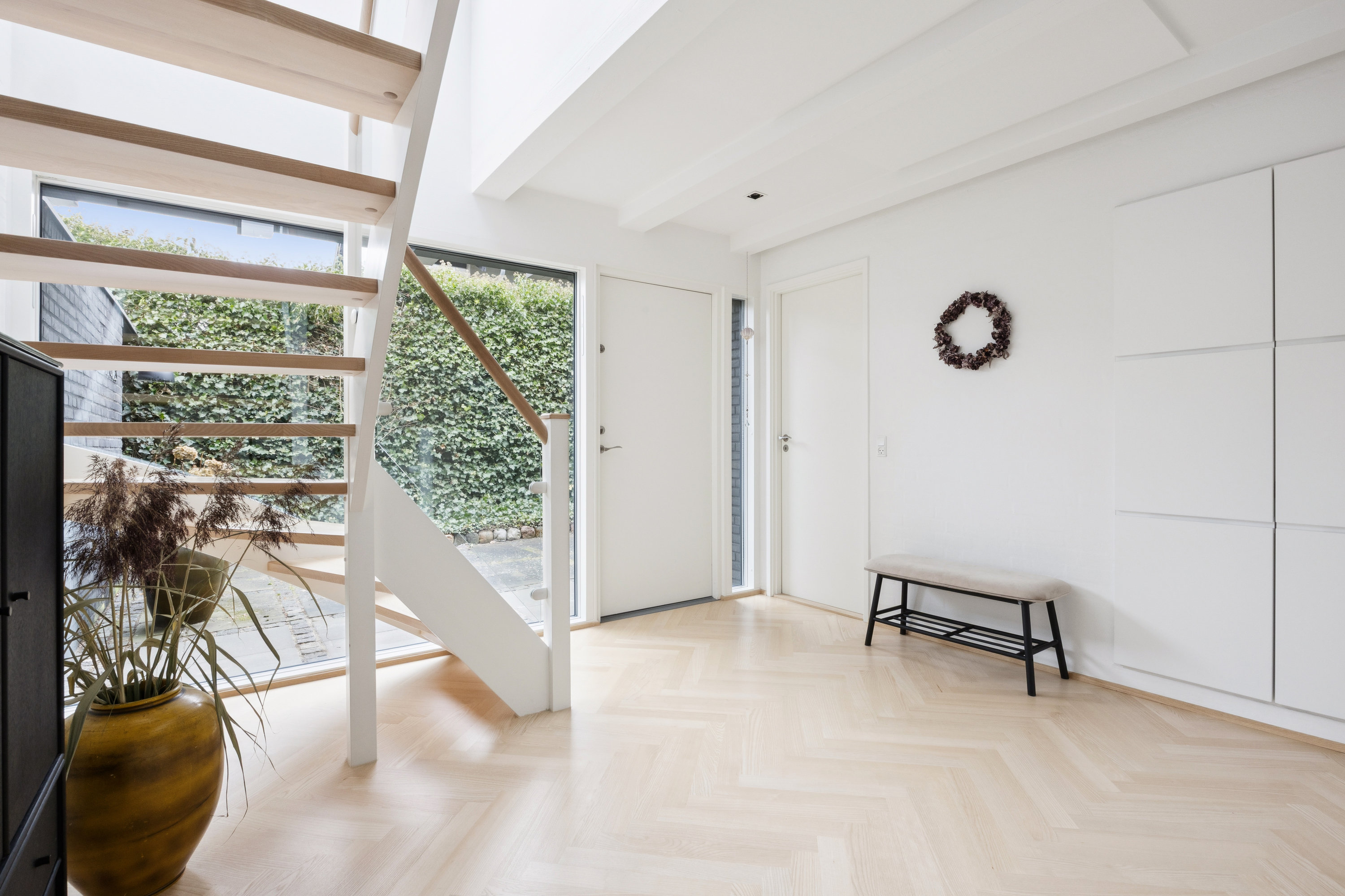 Fremhævet stue billede i fuldskærmstilstand. Billede af Greve Strandvej 93, 2670 Greve