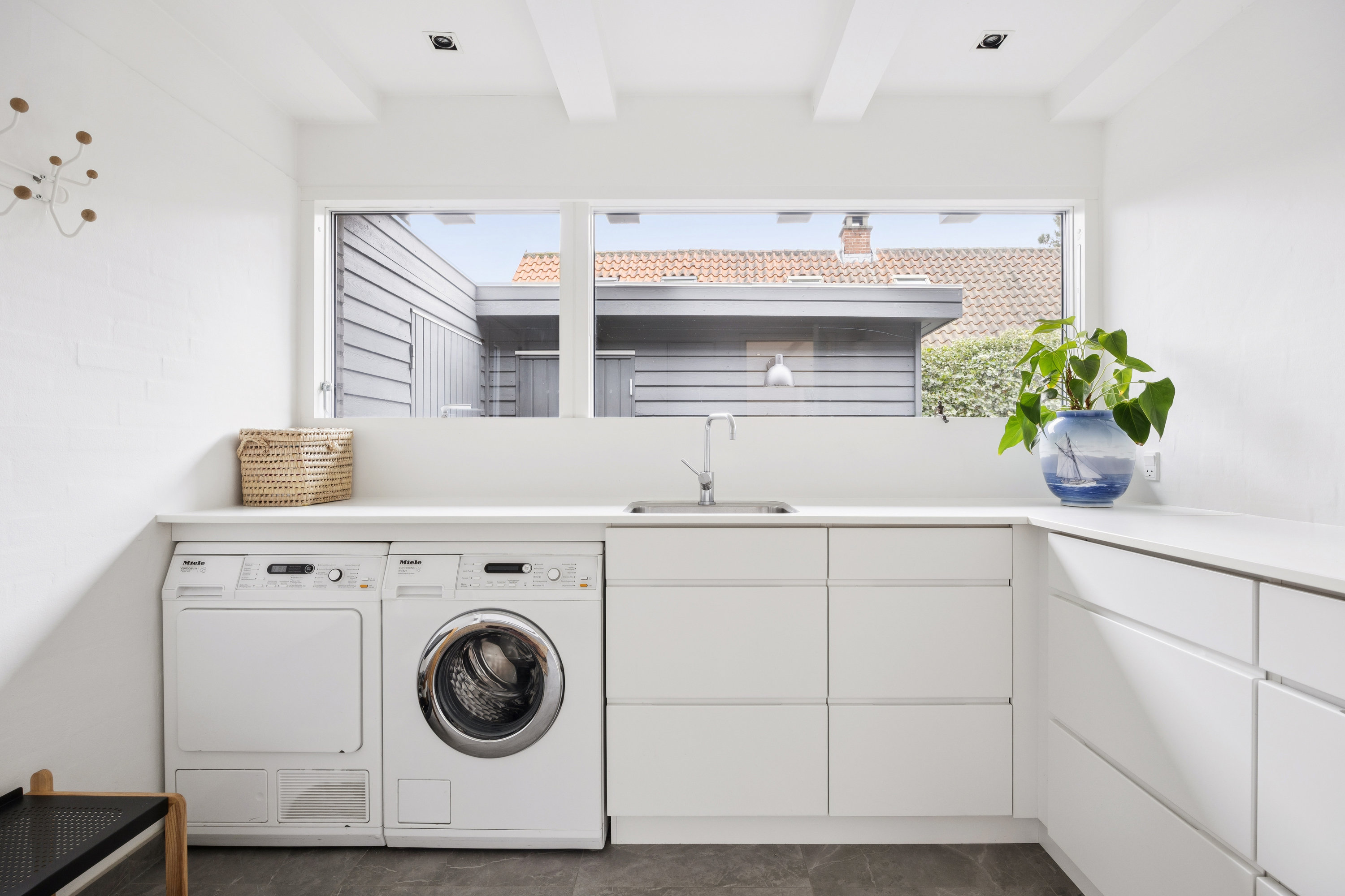 Fremhævet køkken billede i fuldskærmstilstand. Billede af Greve Strandvej 93, 2670 Greve