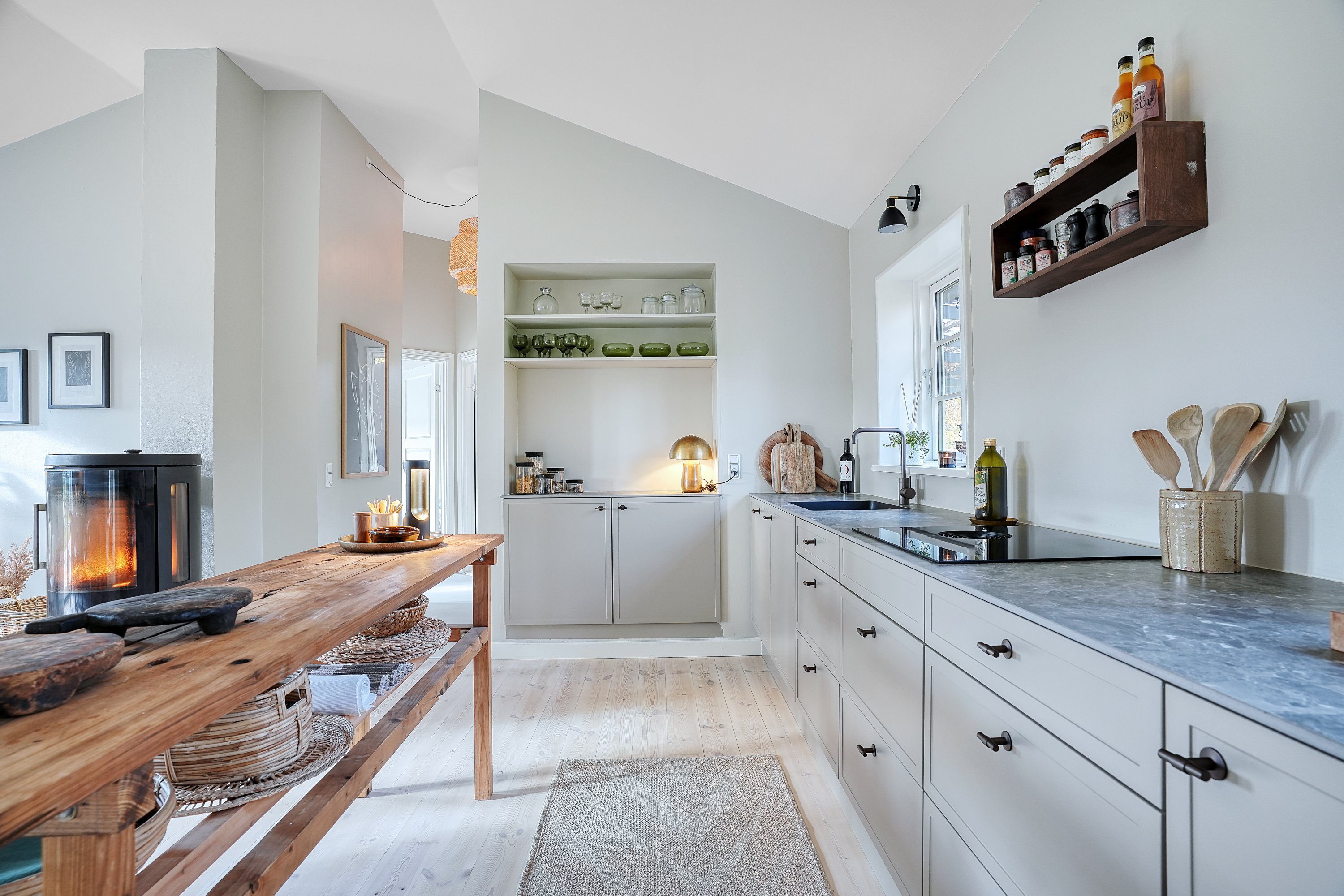 Fremhævet køkken billede i fuldskærmstilstand. Billede af Merkurvej 14, 3100 Hornbæk