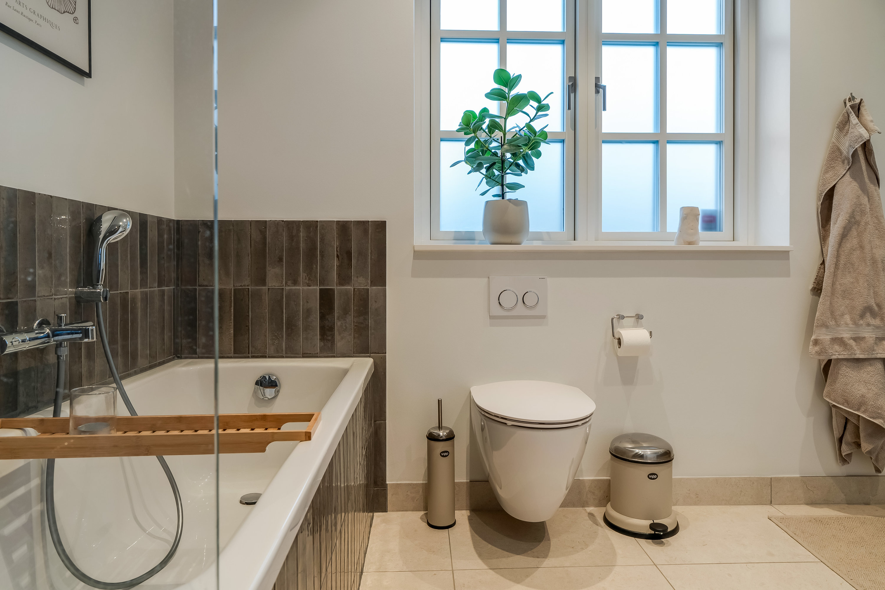 Fremhævet badeværelse billede i fuldskærmstilstand. Billede af Amorbuen 4, 3400 Hillerød