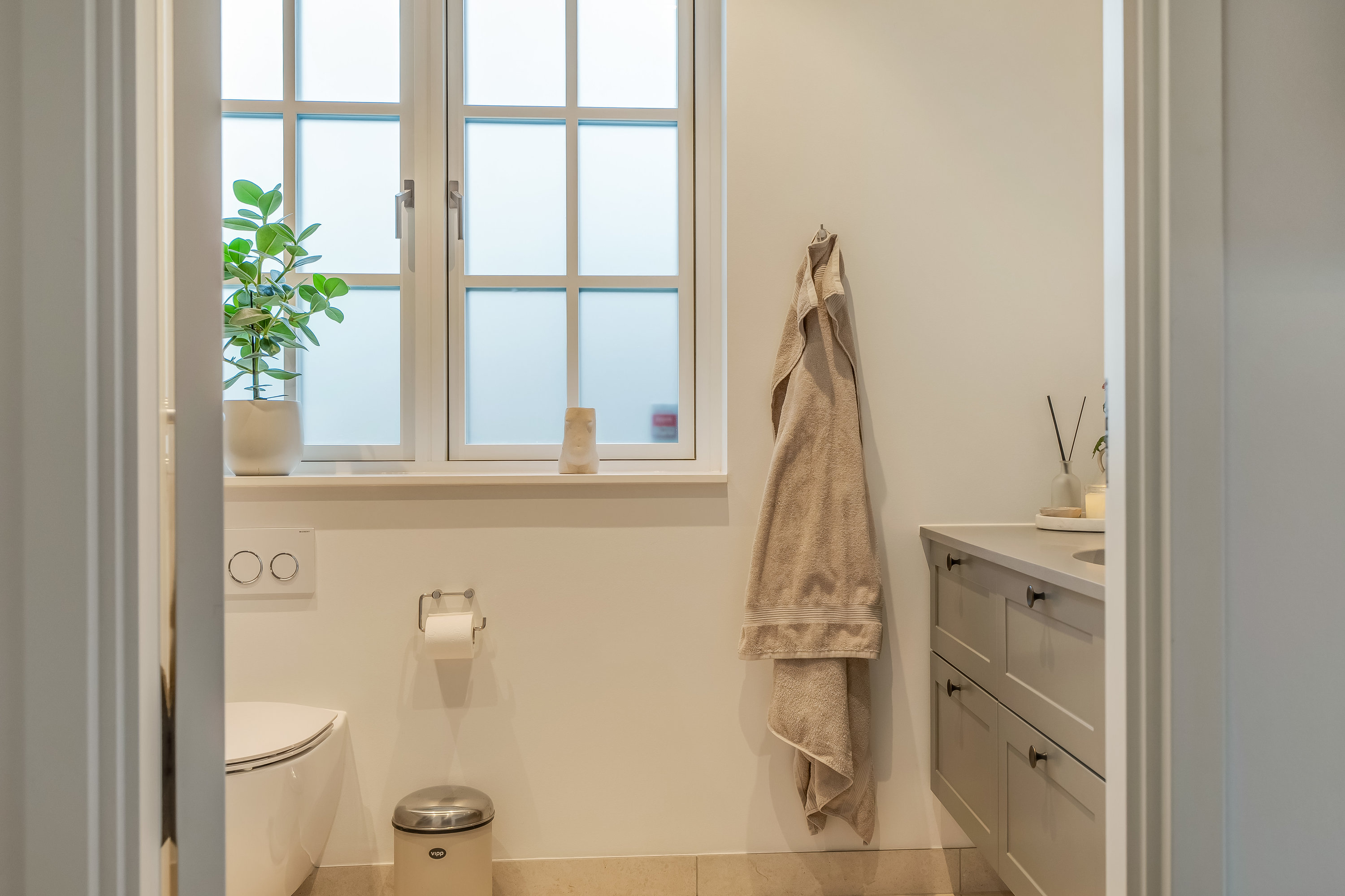 Fremhævet badeværelse billede i fuldskærmstilstand. Billede af Amorbuen 4, 3400 Hillerød