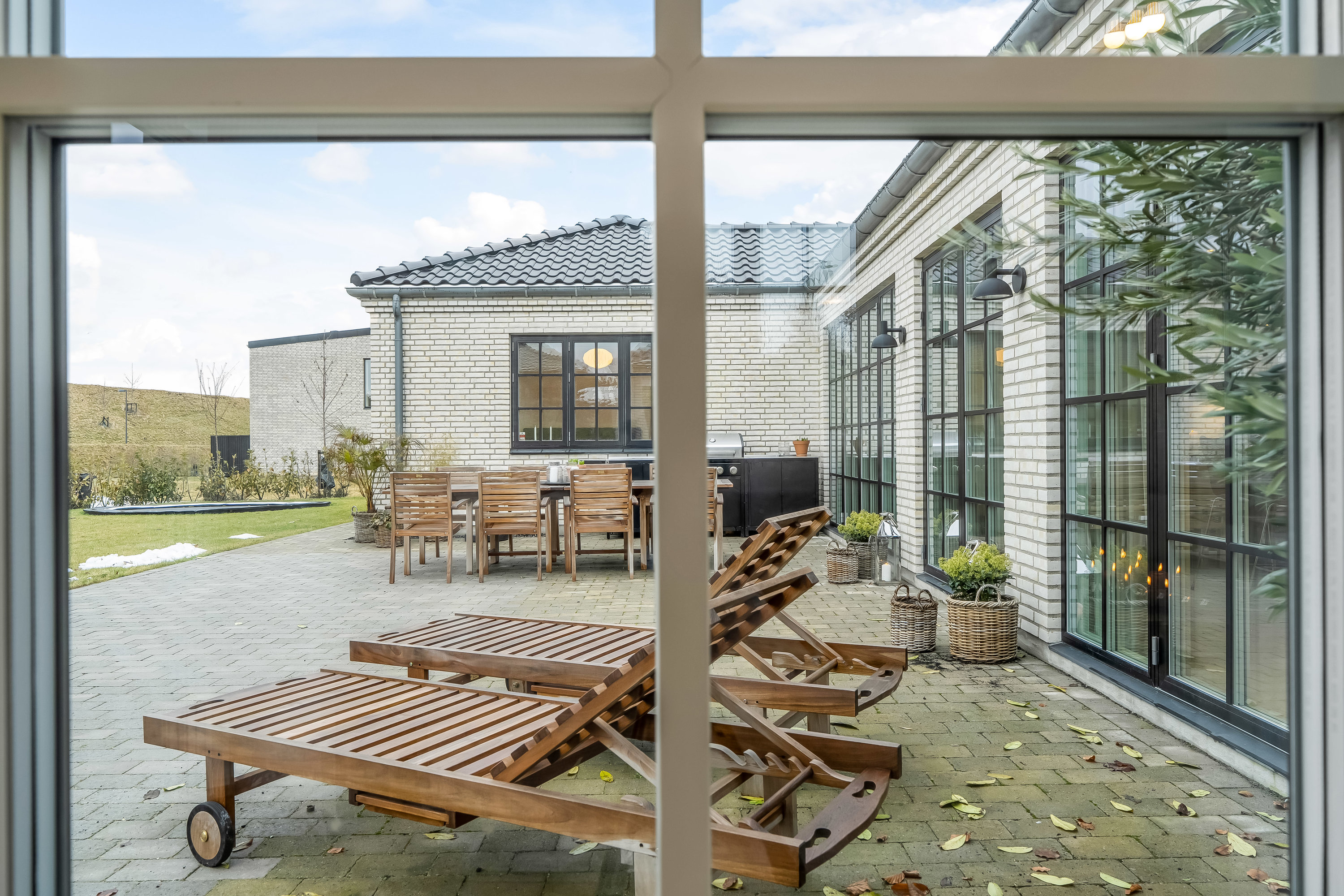 Fremhævet terrasse billede i fuldskærmstilstand. Billede af Amorbuen 4, 3400 Hillerød