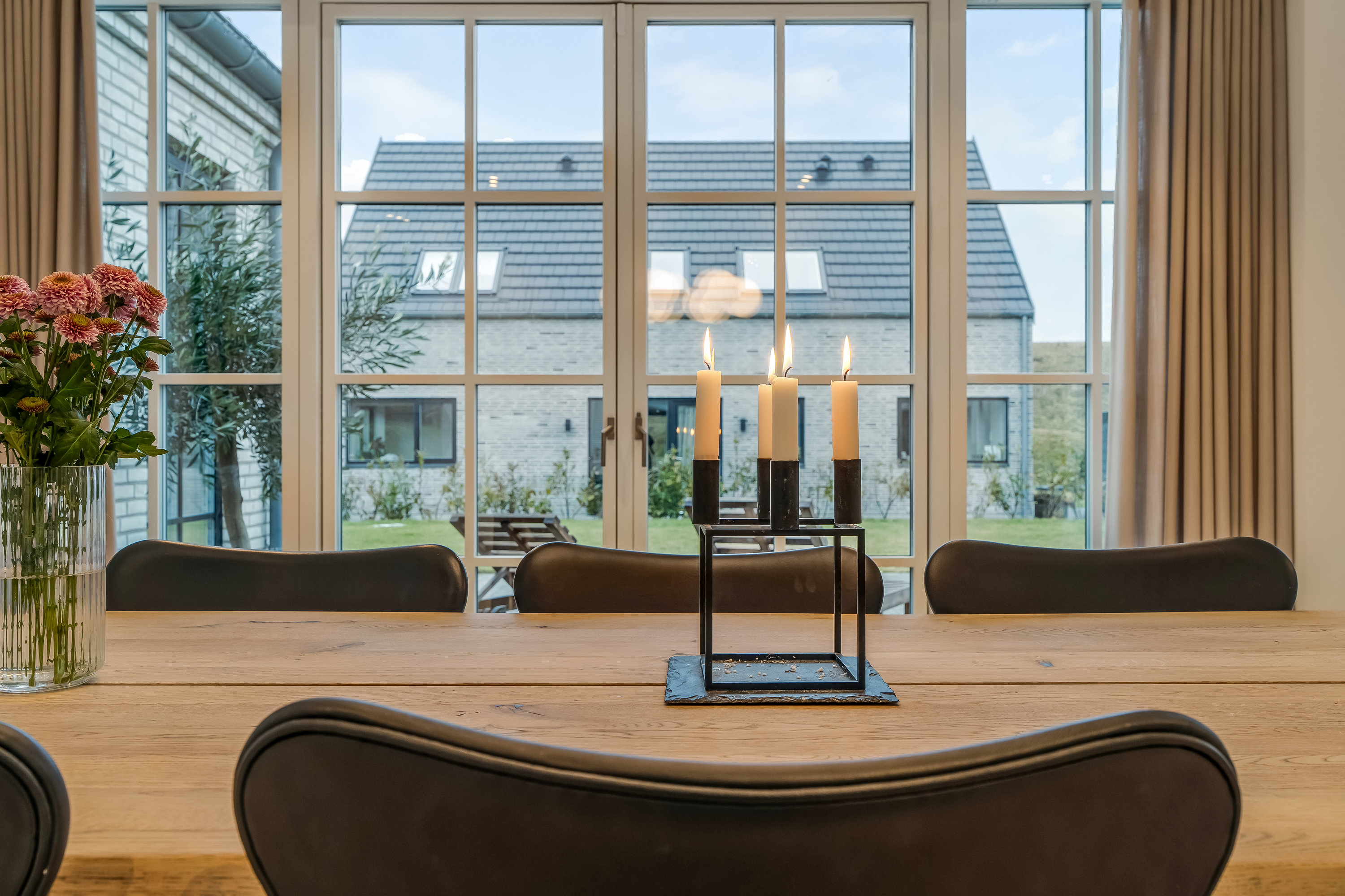 Fremhævet stue billede i fuldskærmstilstand. Billede af Amorbuen 4, 3400 Hillerød