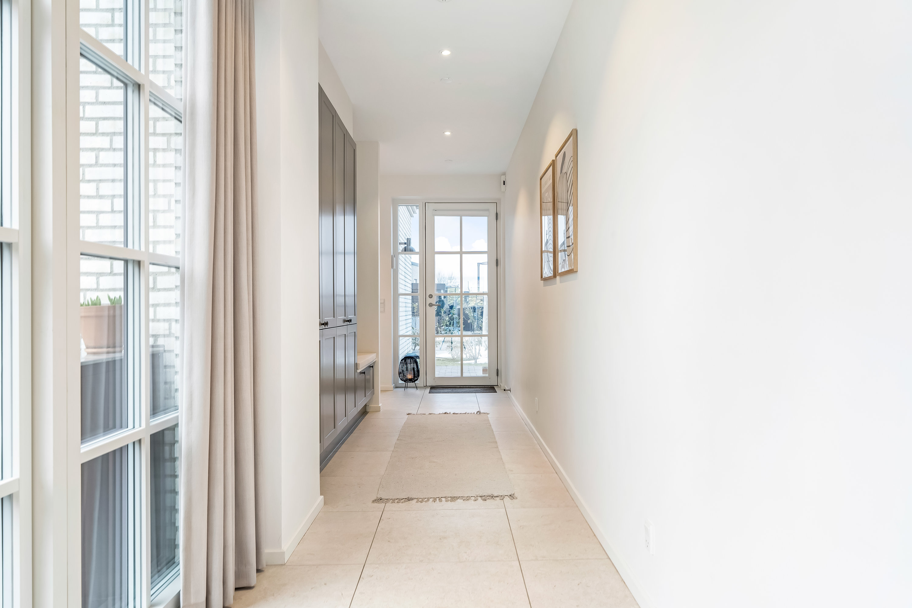 Fremhævet gang billede i fuldskærmstilstand. Billede af Amorbuen 4, 3400 Hillerød