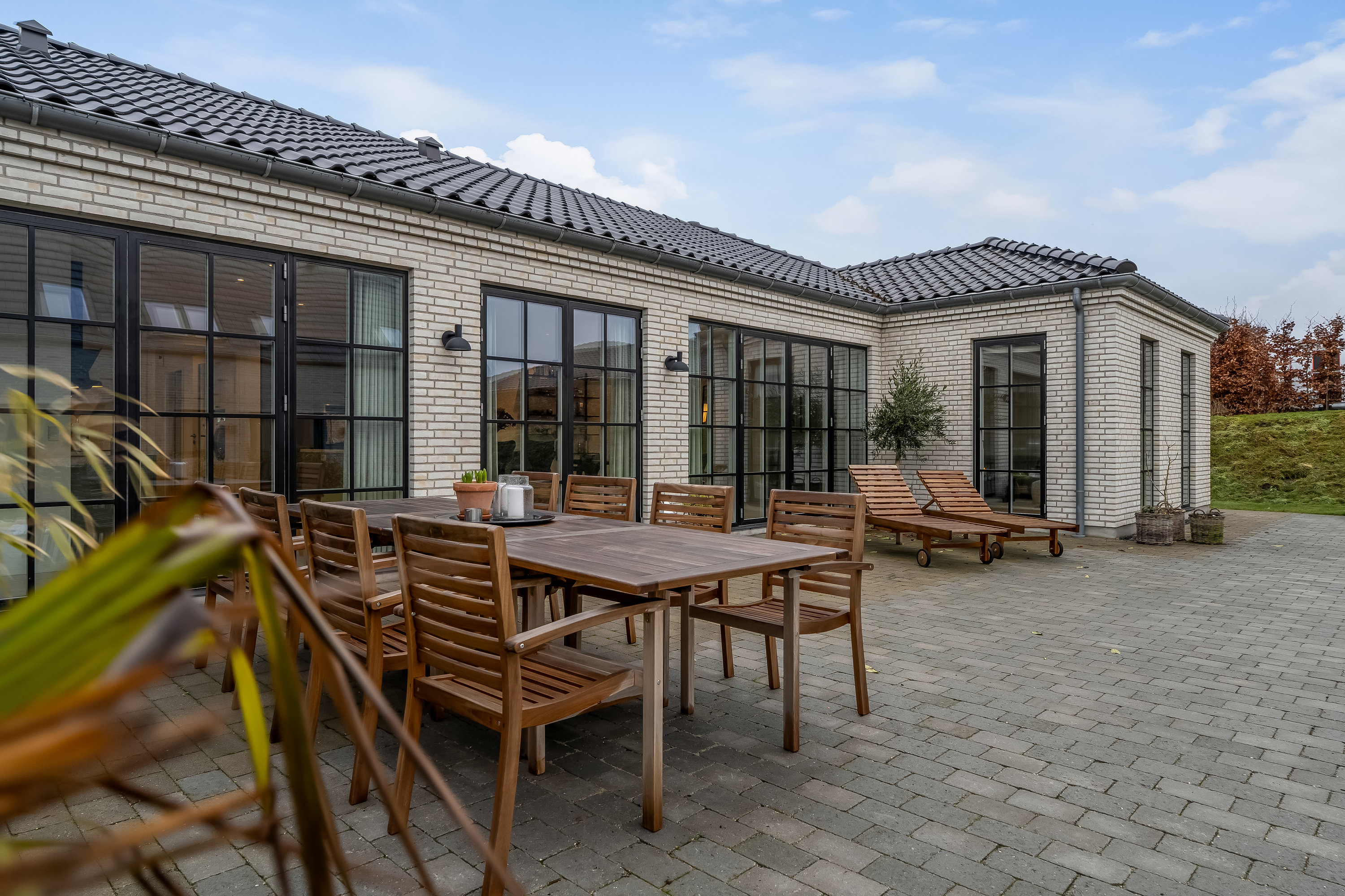 Fremhævet terrasse billede i fuldskærmstilstand. Billede af Amorbuen 4, 3400 Hillerød