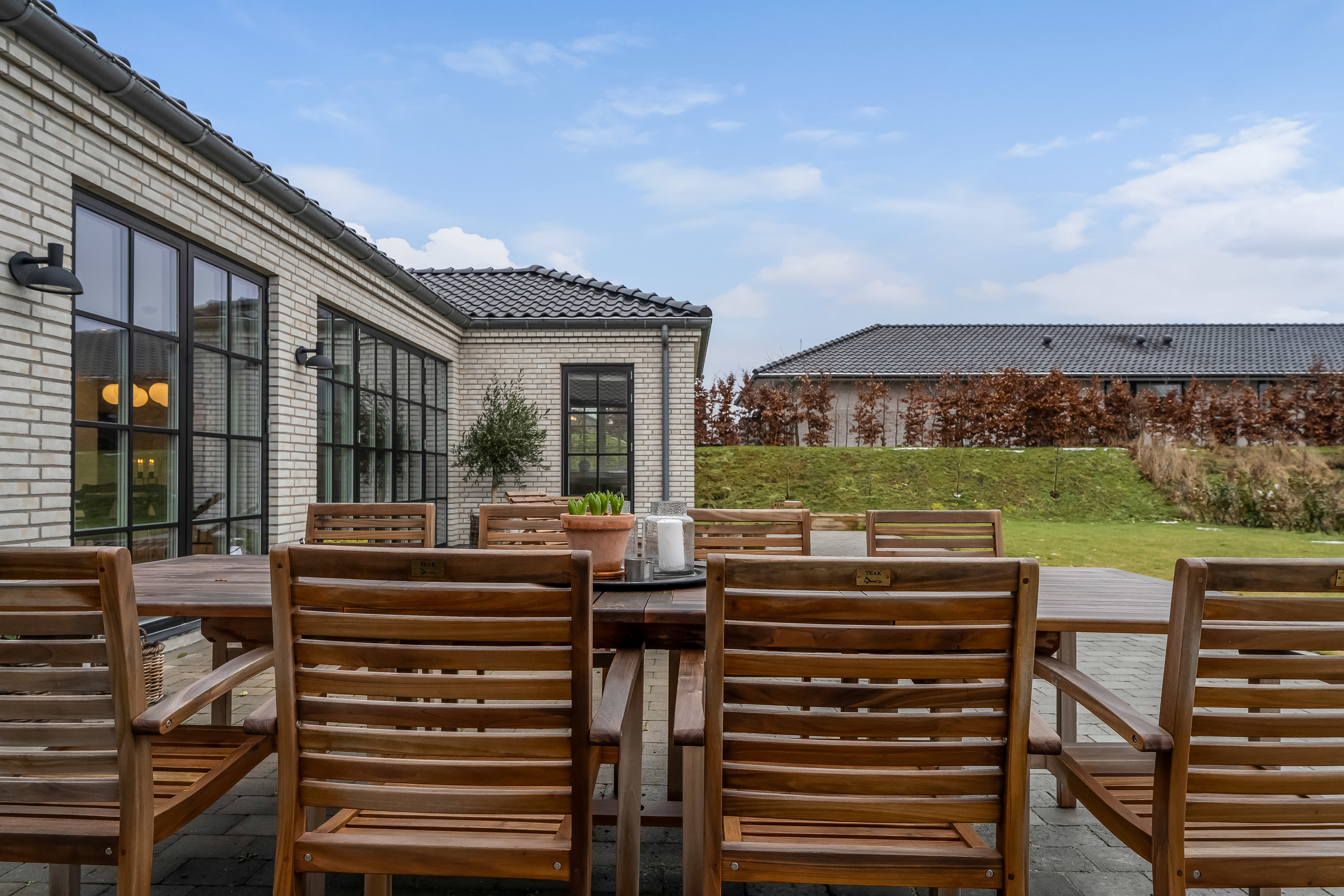 Fremhævet terrasse billede i fuldskærmstilstand. Billede af Amorbuen 4, 3400 Hillerød