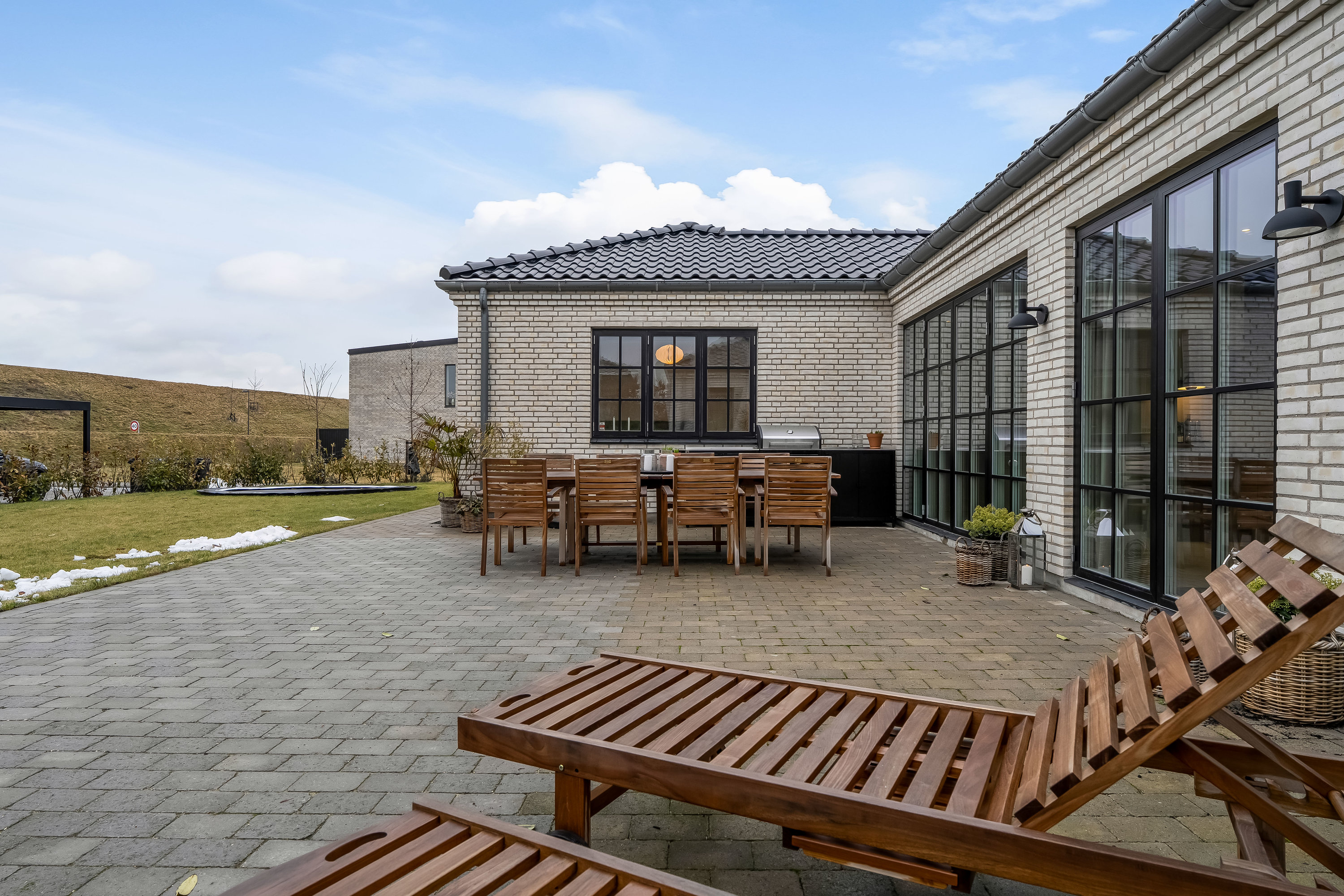 Fremhævet terrasse billede i fuldskærmstilstand. Billede af Amorbuen 4, 3400 Hillerød