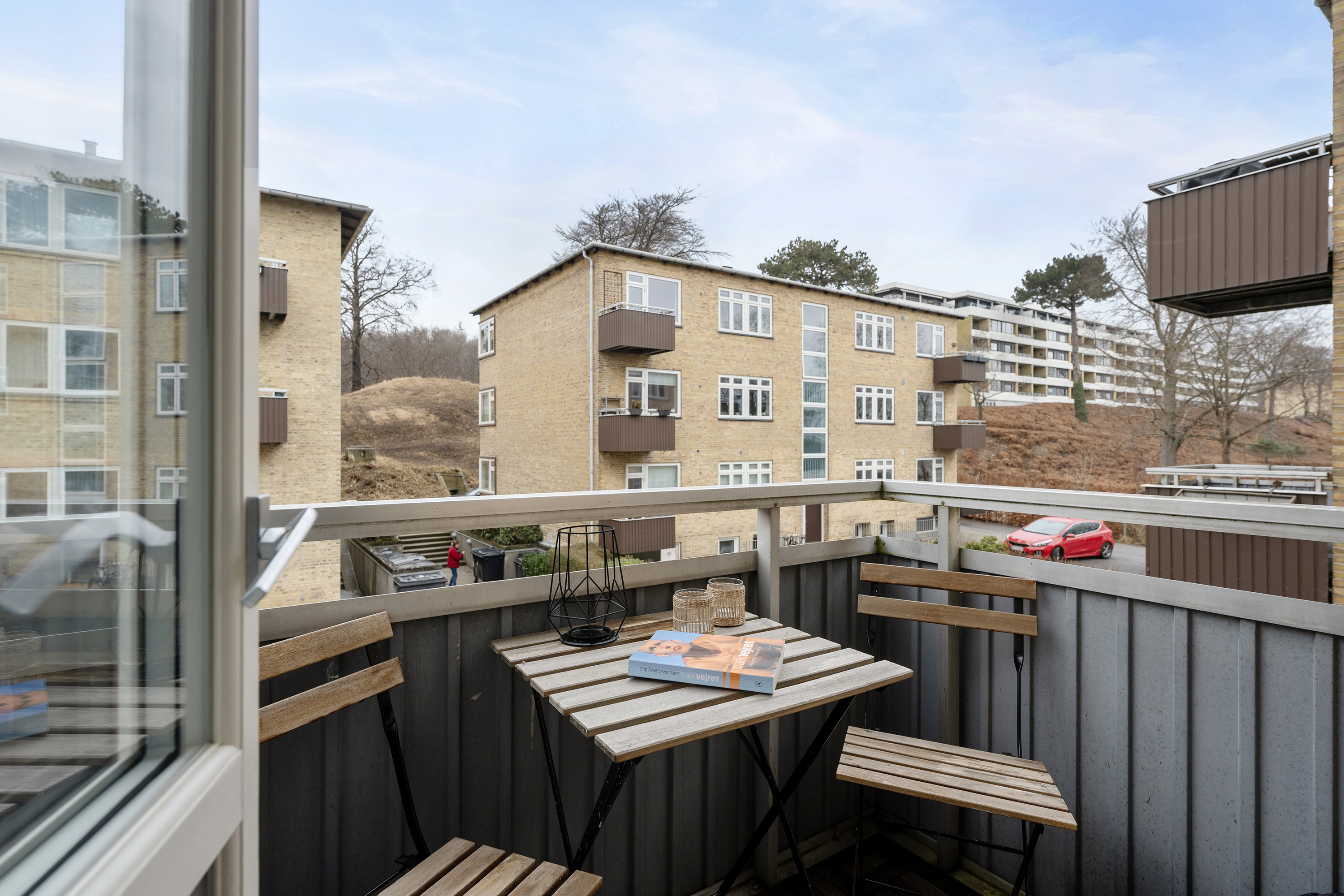 Fremhævet ejendommen billede i fuldskærmstilstand. Billede af Skodsborg Strandvej 155B, 1. th., 2942 Skodsborg