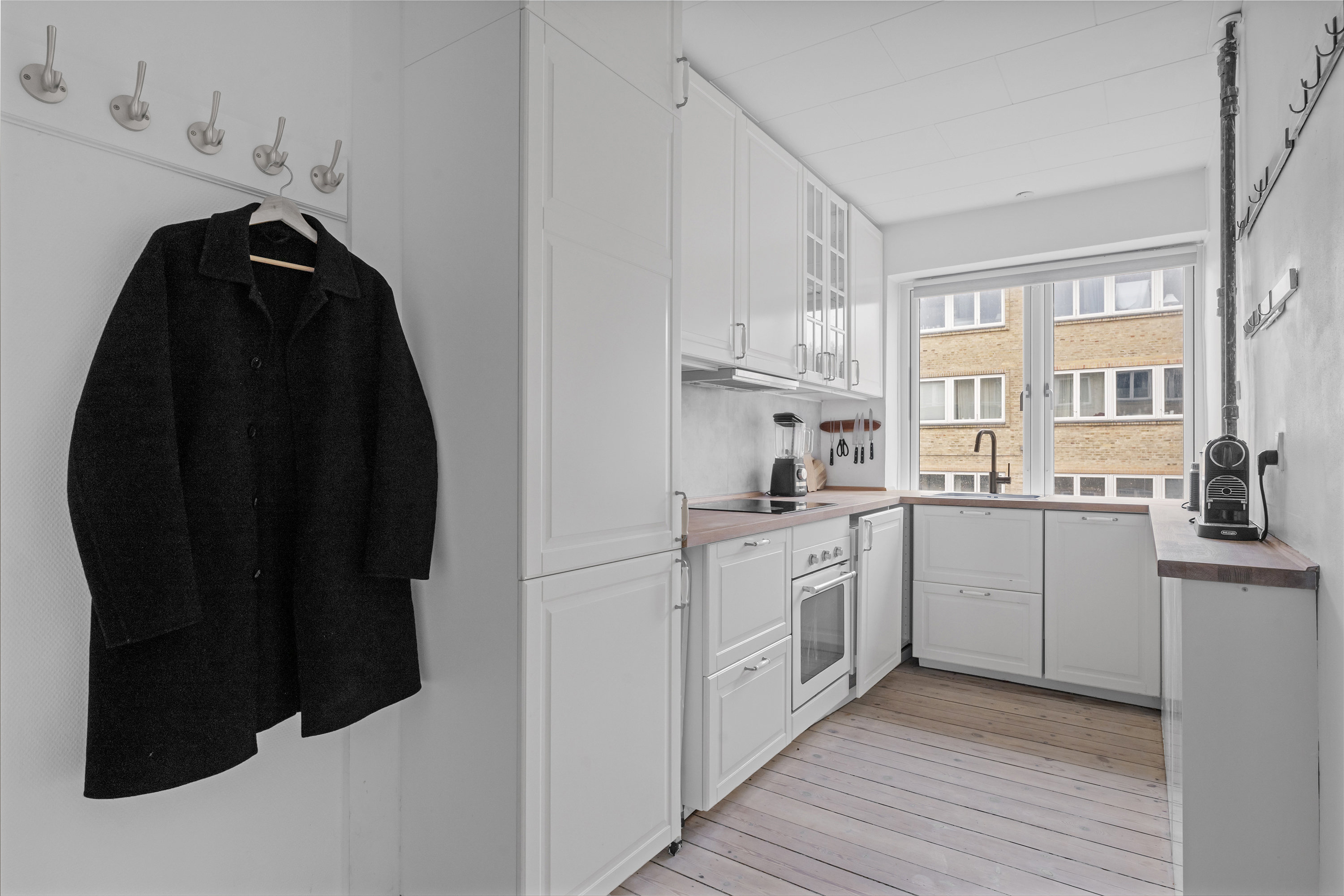 Fremhævet køkken billede i fuldskærmstilstand. Billede af Skodsborg Strandvej 155B, 1. th., 2942 Skodsborg