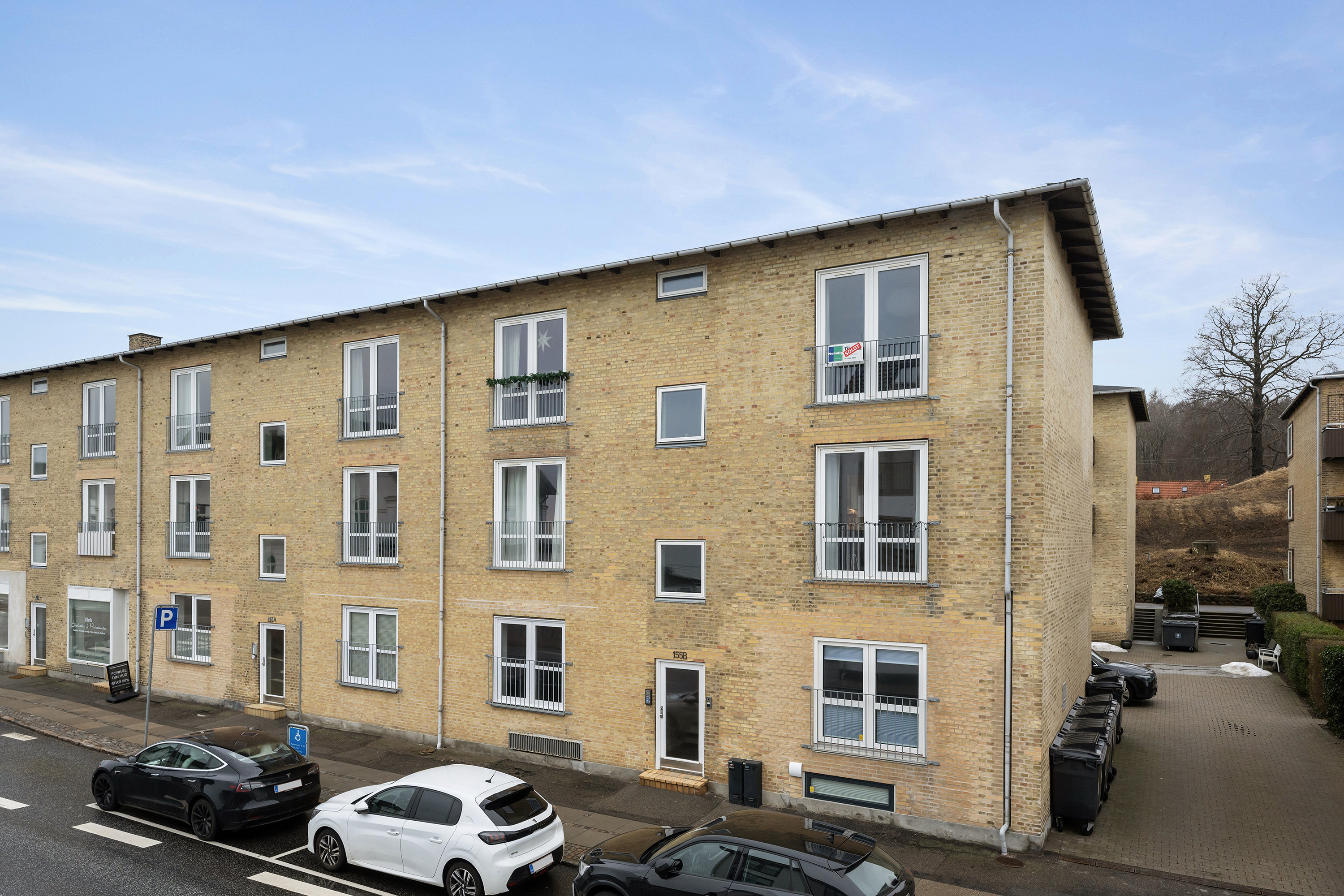 Fremhævet ejendommen billede i fuldskærmstilstand. Billede af Skodsborg Strandvej 155B, 1. th., 2942 Skodsborg