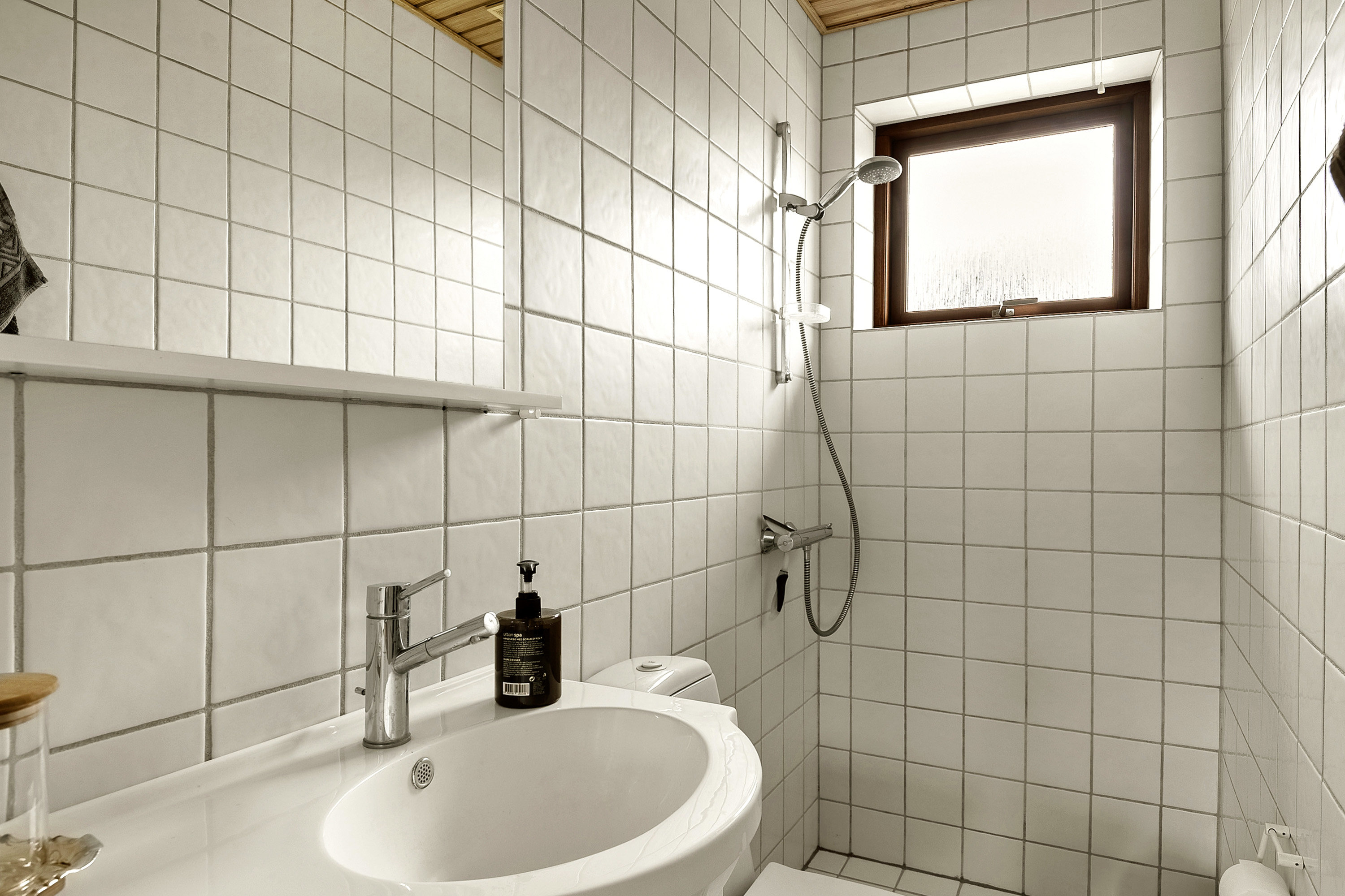 Fremhævet badeværelse billede i fuldskærmstilstand. Billede af Vester Alle 11, 8362 Hørning