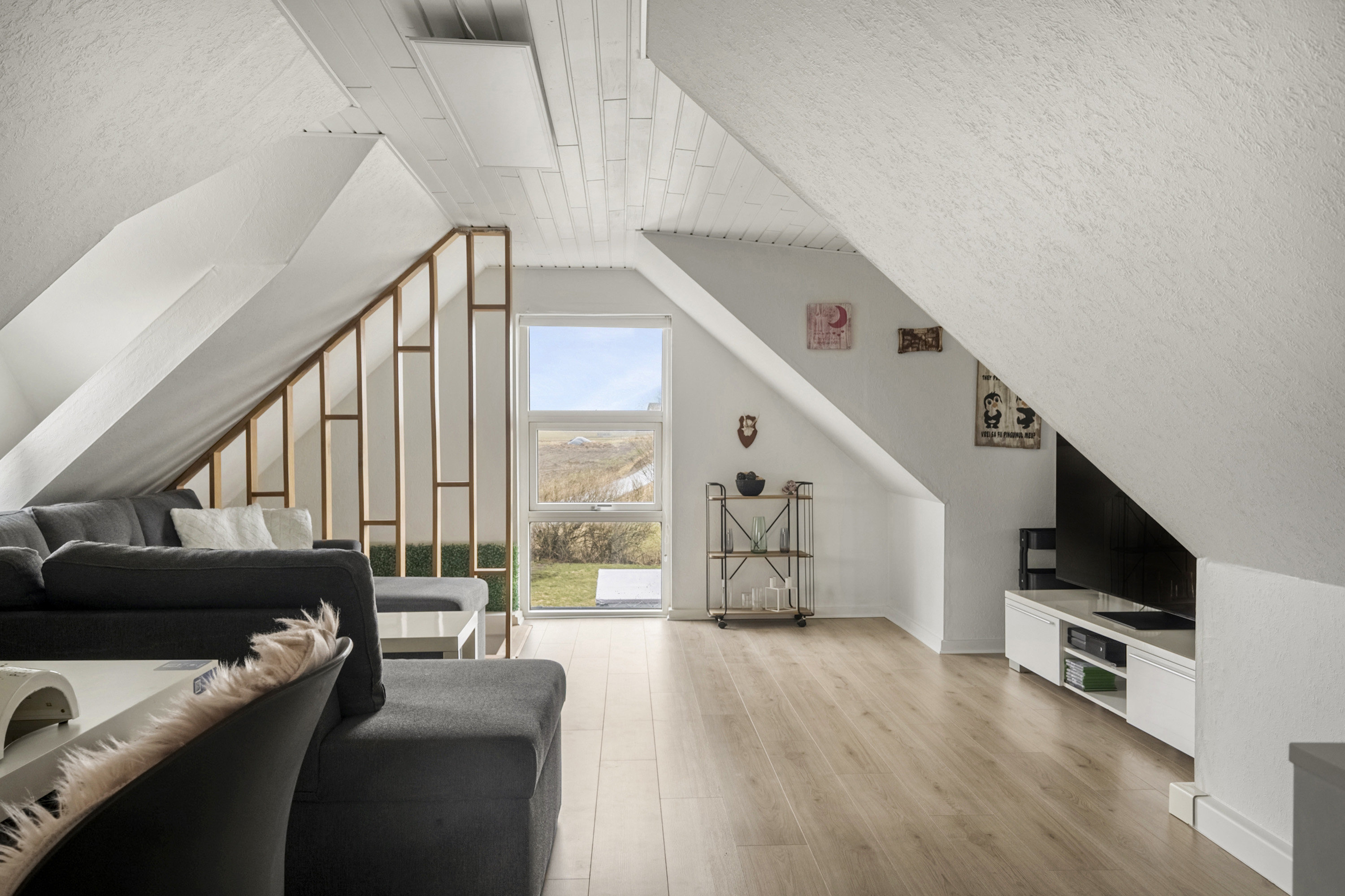 Fremhævet stue billede i fuldskærmstilstand. Billede af Bonnesigvej 23, Resen, 7600 Struer