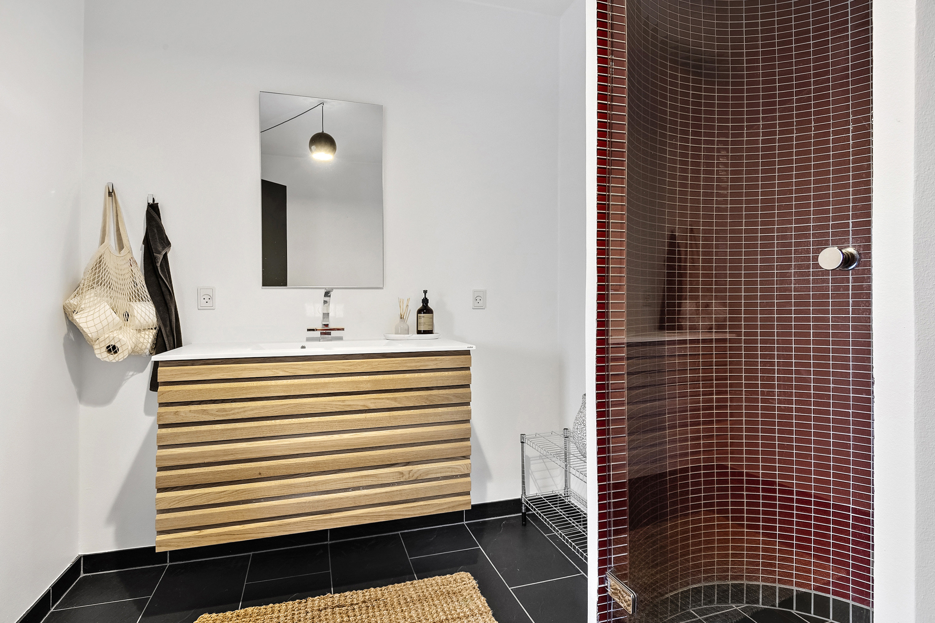 Fremhævet badeværelse billede i fuldskærmstilstand. Billede af Langelandsvej 105, Starup, 6100 Haderslev