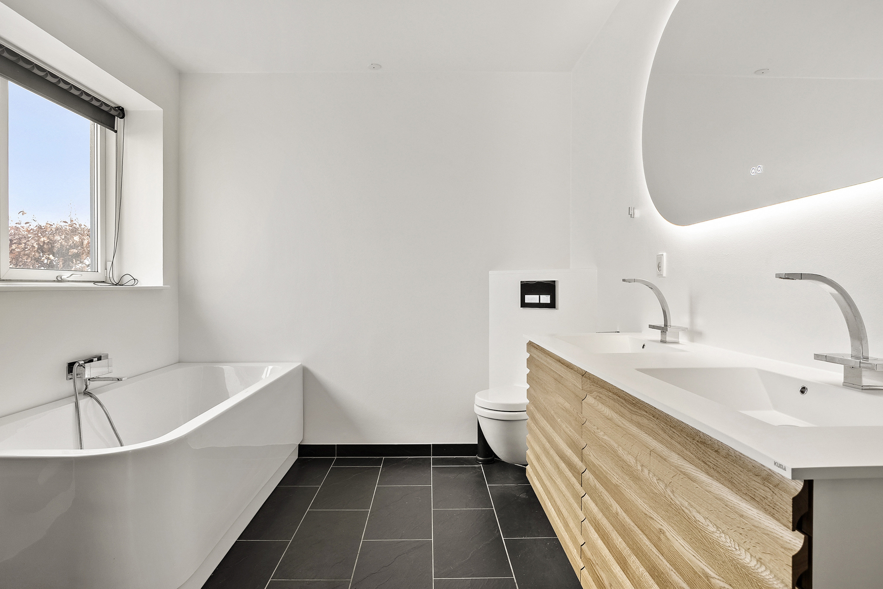 Fremhævet badeværelse billede i fuldskærmstilstand. Billede af Langelandsvej 105, Starup, 6100 Haderslev