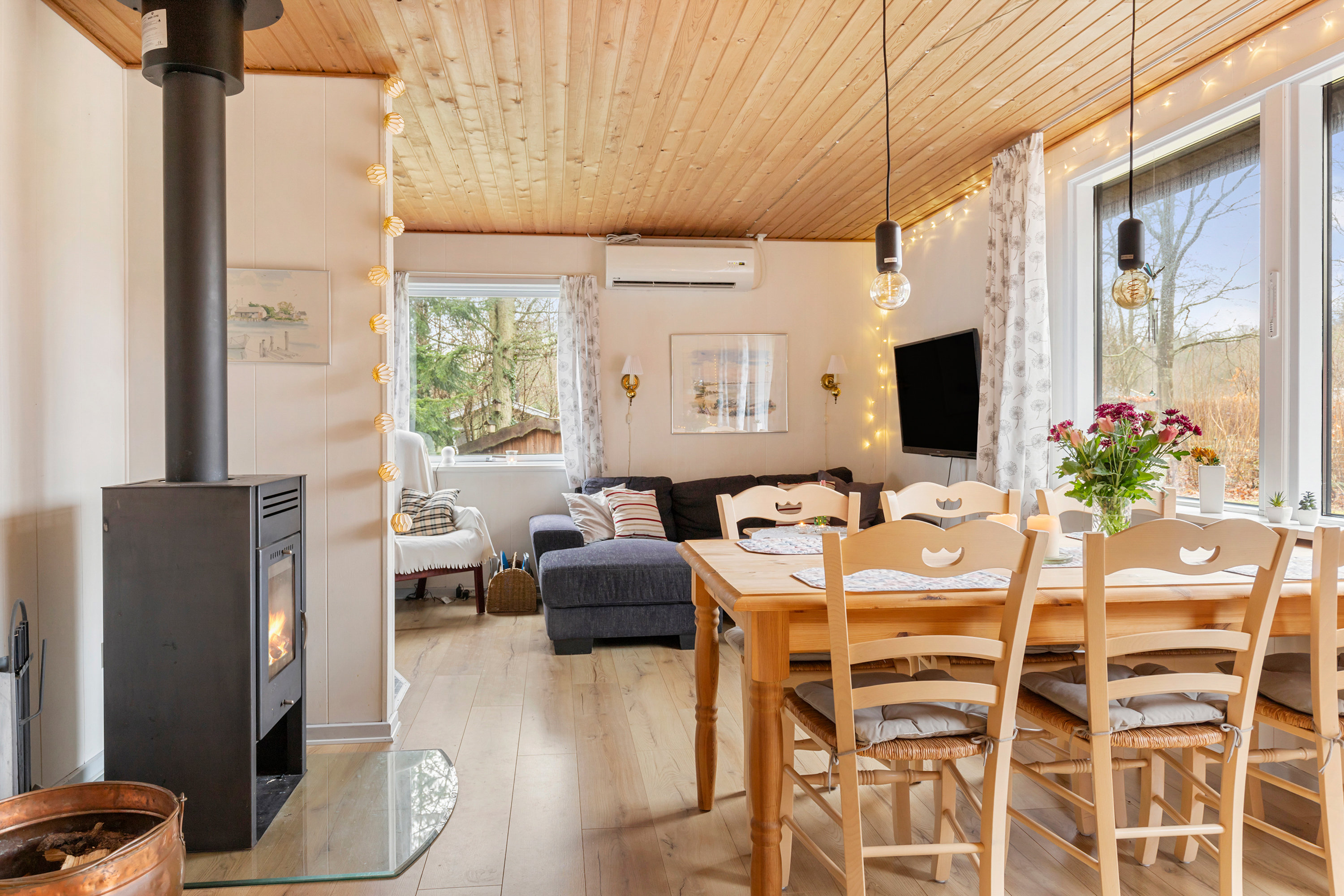 Fremhævet stue billede i fuldskærmstilstand. Billede af Illeris 114, Hvalpsund, 9640 Farsø