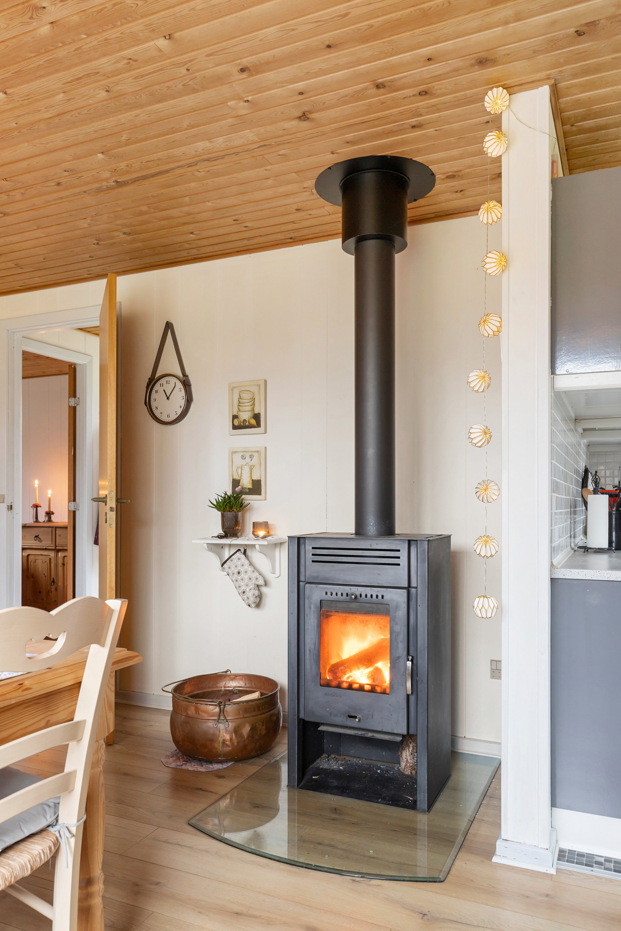 Fremhævet stue billede i fuldskærmstilstand. Billede af Illeris 114, Hvalpsund, 9640 Farsø