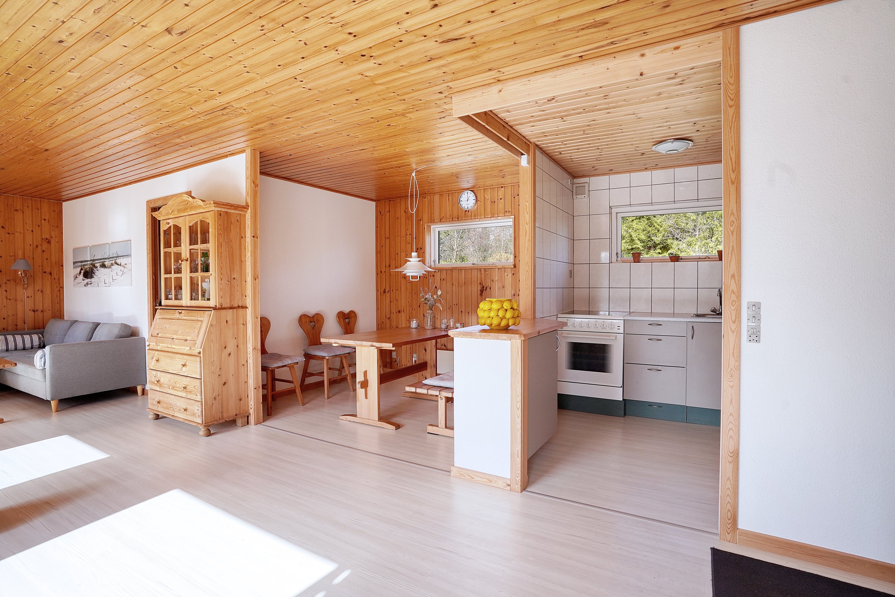 Fremhævet stue billede i fuldskærmstilstand. Billede af Byåsen 27, 3250 Gilleleje