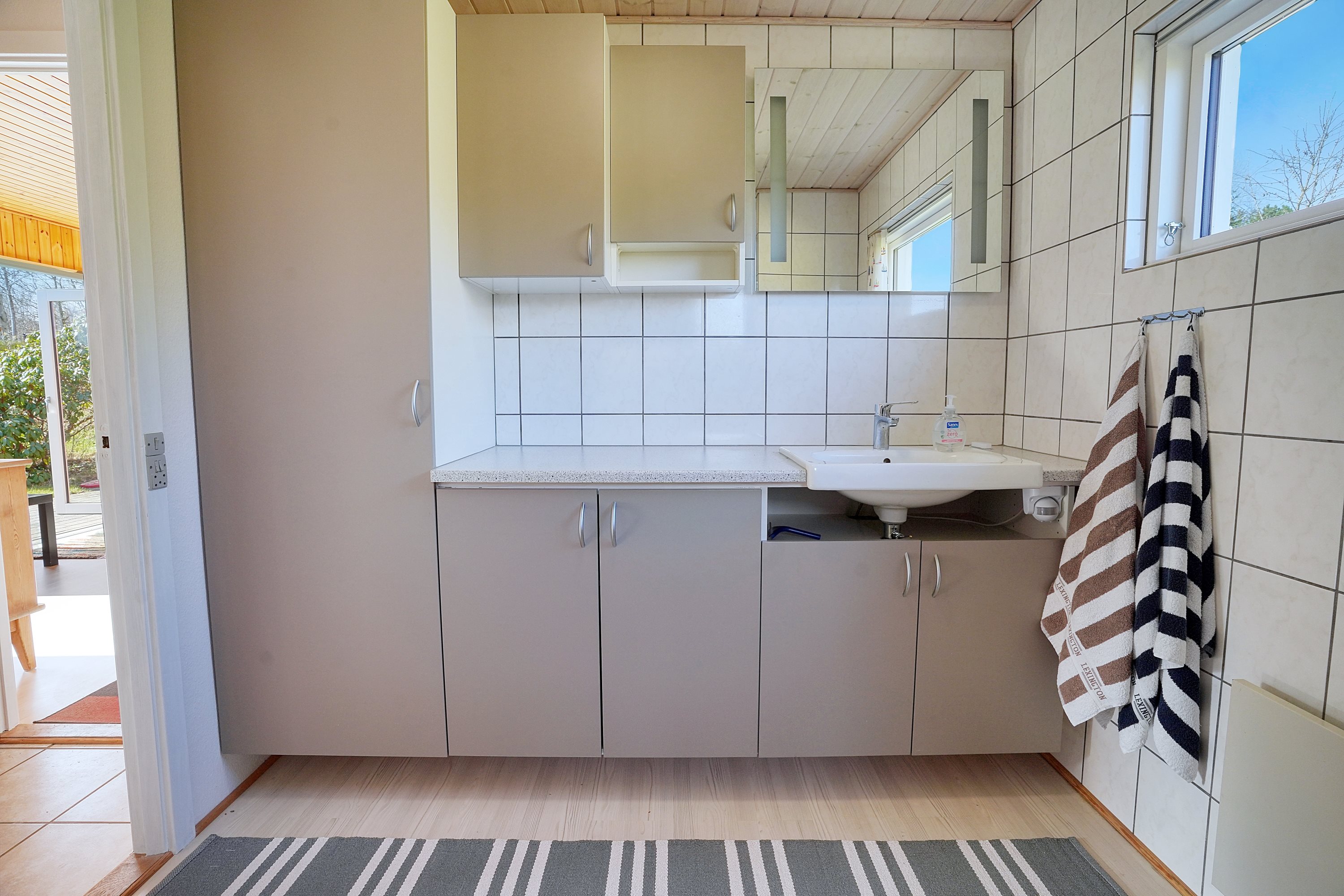 Fremhævet badeværelse billede i fuldskærmstilstand. Billede af Byåsen 27, 3250 Gilleleje