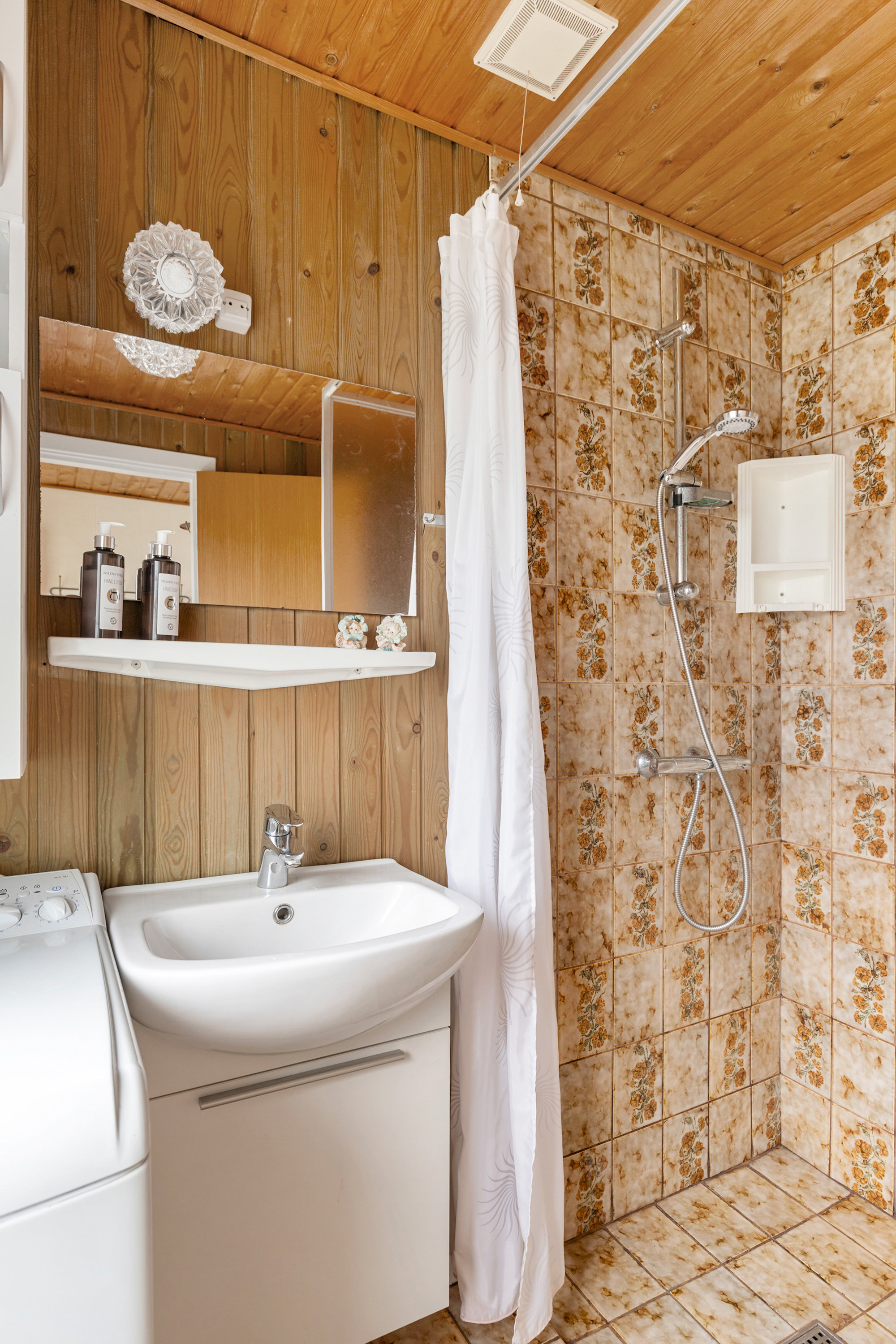 Fremhævet badeværelse billede i fuldskærmstilstand. Billede af Illeris 114, Hvalpsund, 9640 Farsø