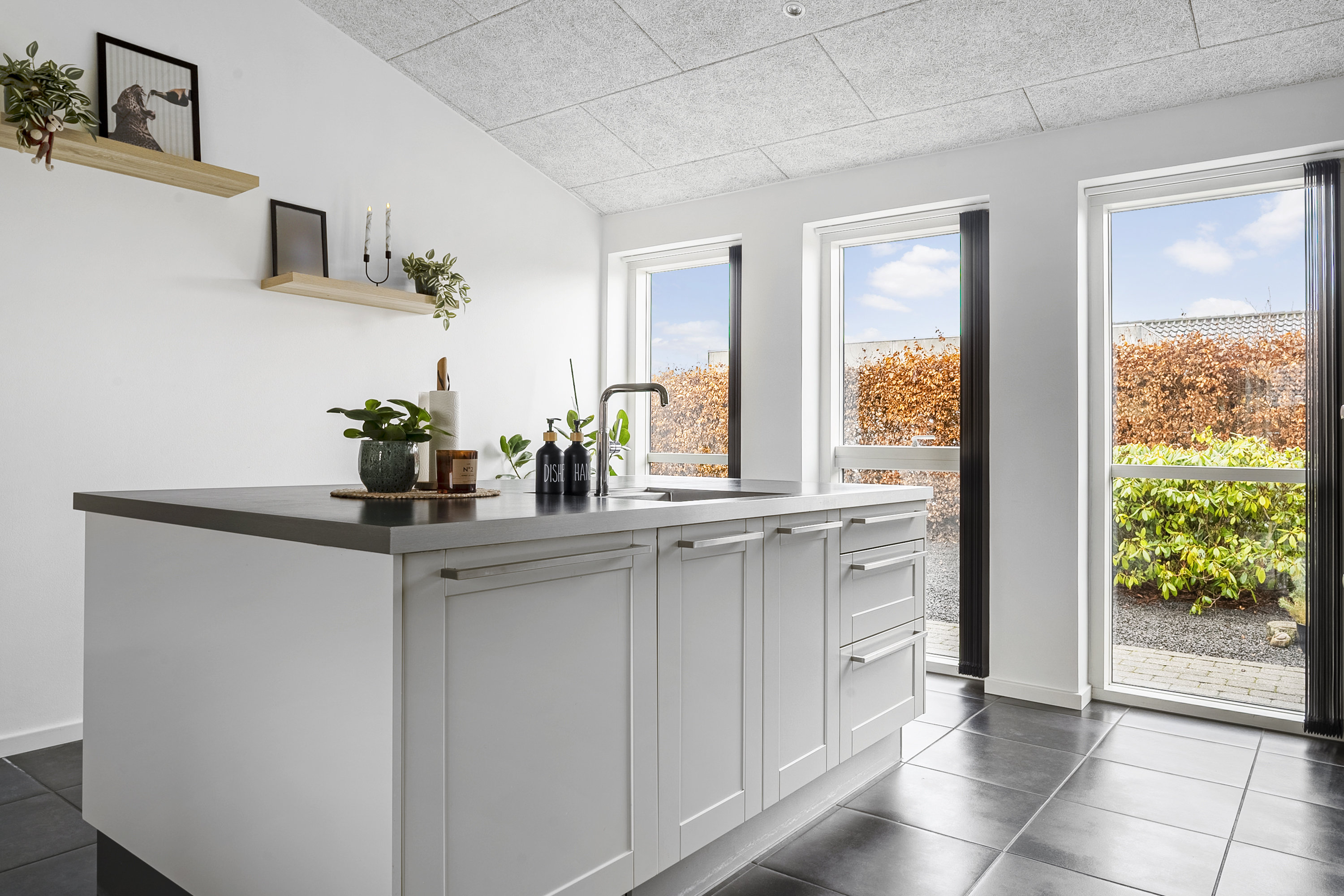 Fremhævet køkken billede i fuldskærmstilstand. Billede af Tværvej 25, 8783 Hornsyld