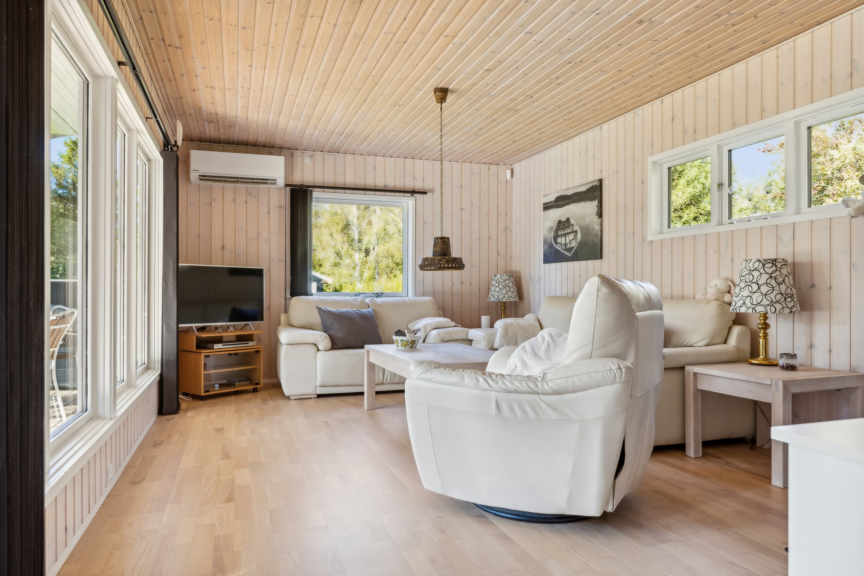 Fremhævet stue billede i fuldskærmstilstand. Billede af Enghavevej 33, 4593 Eskebjerg