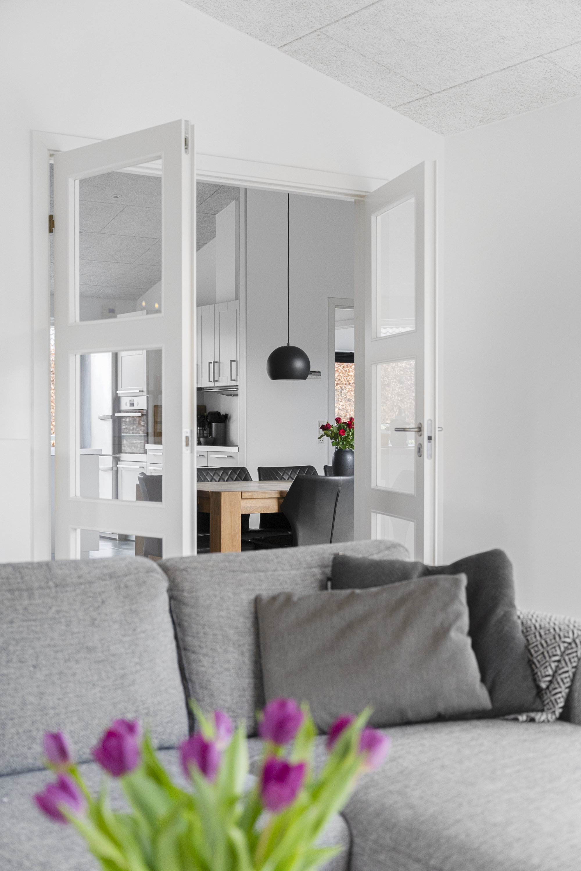 Fremhævet stue billede i fuldskærmstilstand. Billede af Tværvej 25, 8783 Hornsyld