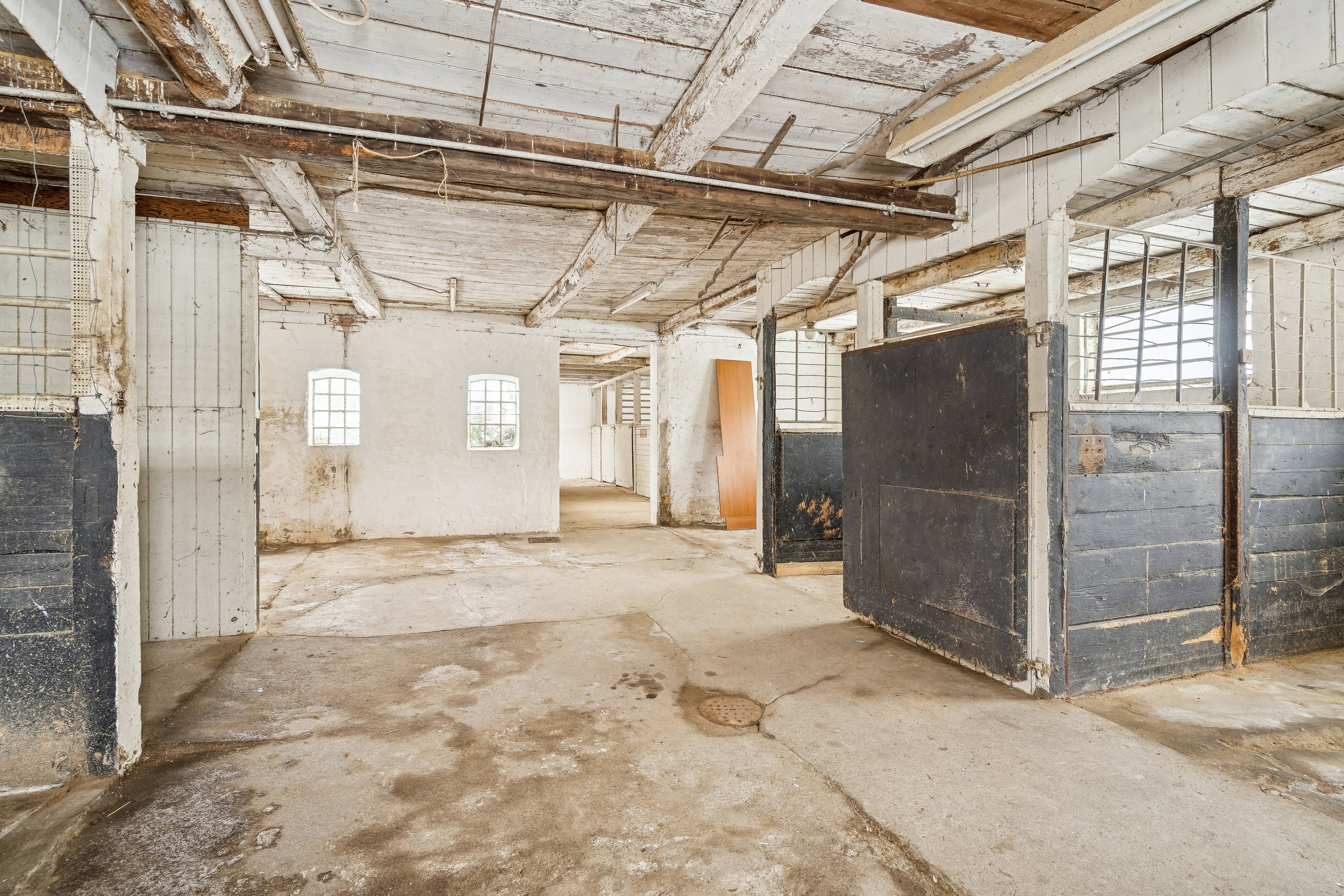 Fremhævet hestebokse billede i fuldskærmstilstand. Billede af Bavnedamvej 20, Elmelund, 5200 Odense V