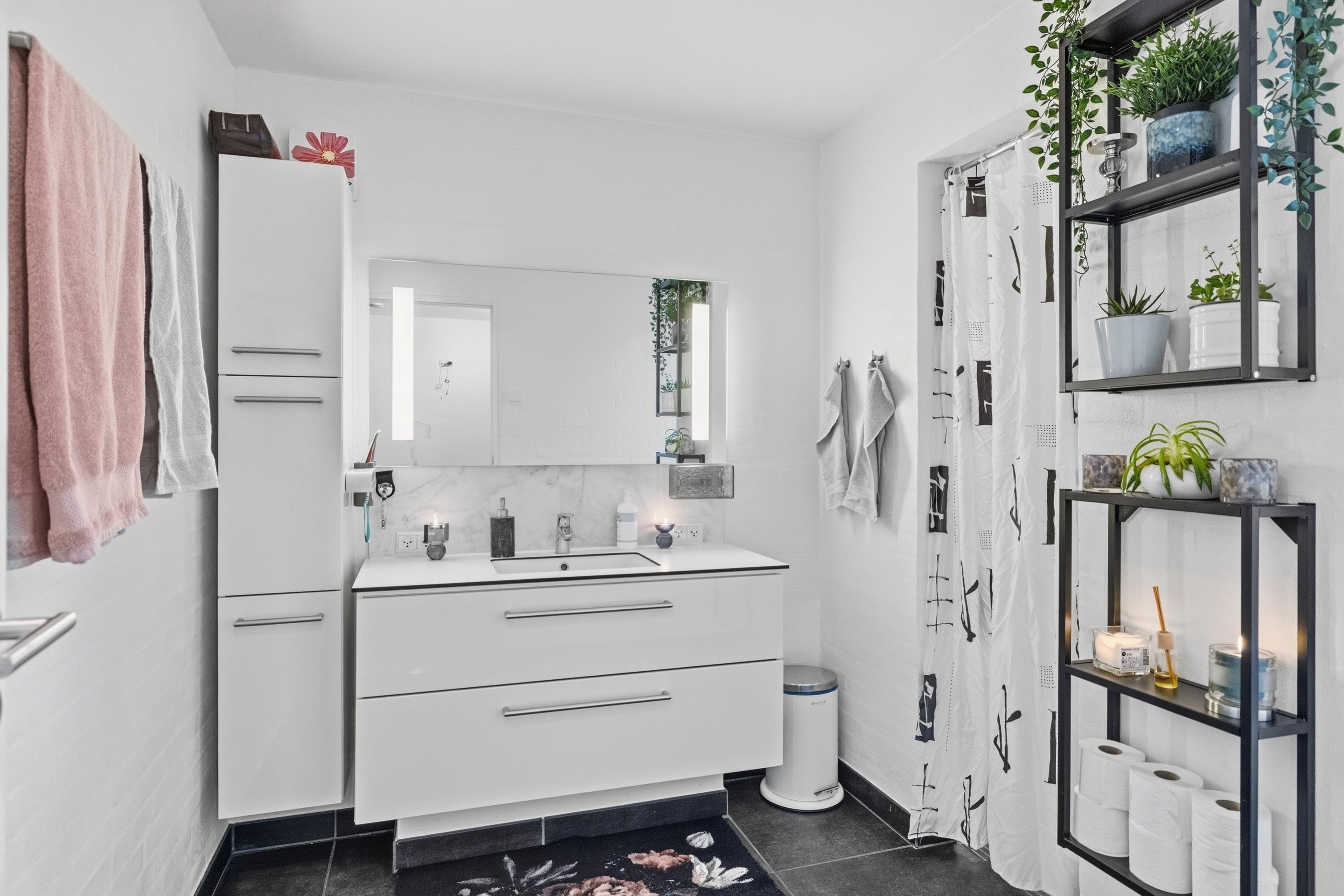 Fremhævet  billede i fuldskærmstilstand. Billede af Østervænget 14, 8381 Tilst