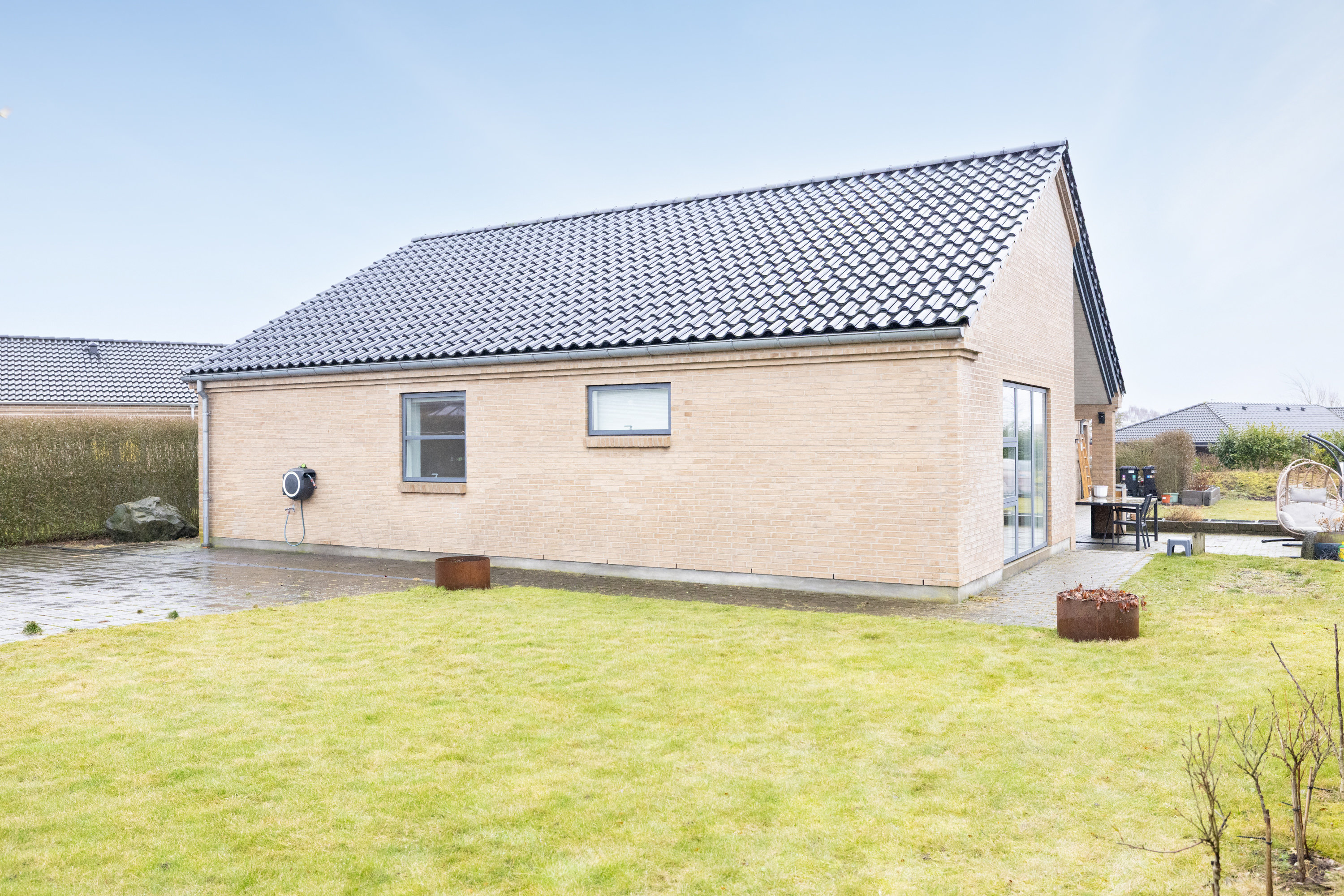 Fremhævet  billede i fuldskærmstilstand. Billede af Østervænget 14, 8381 Tilst