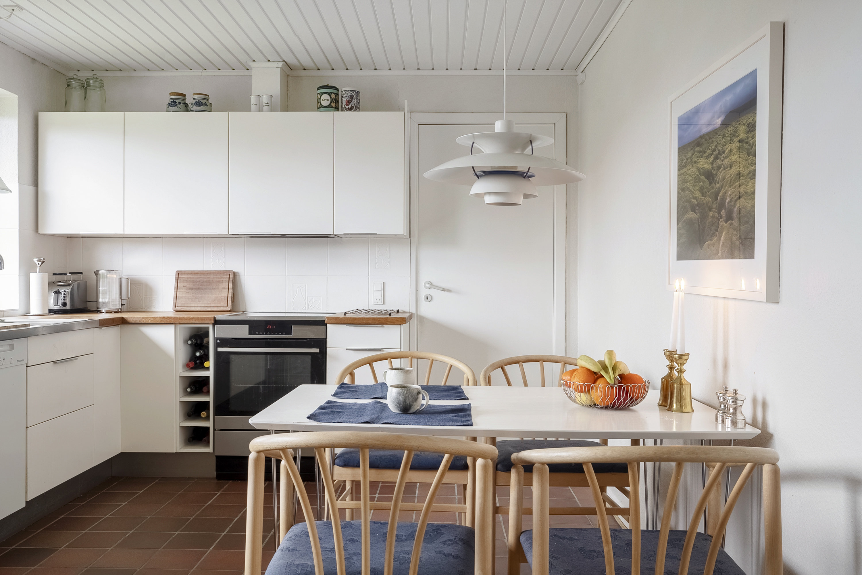 Fremhævet spisekøkken billede i fuldskærmstilstand. Billede af Fennen 9, 7150 Barrit